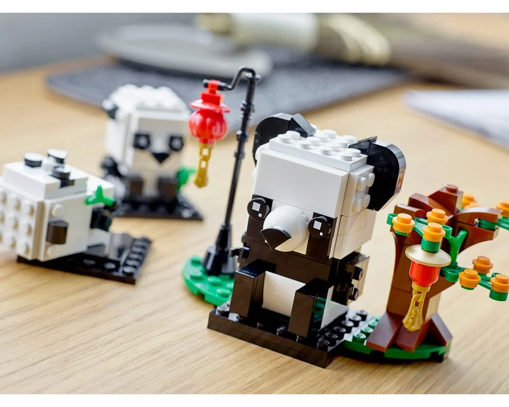 Изображение товара Конструктор LEGO BrickHeadz 40466 Панда на китайский Новый год