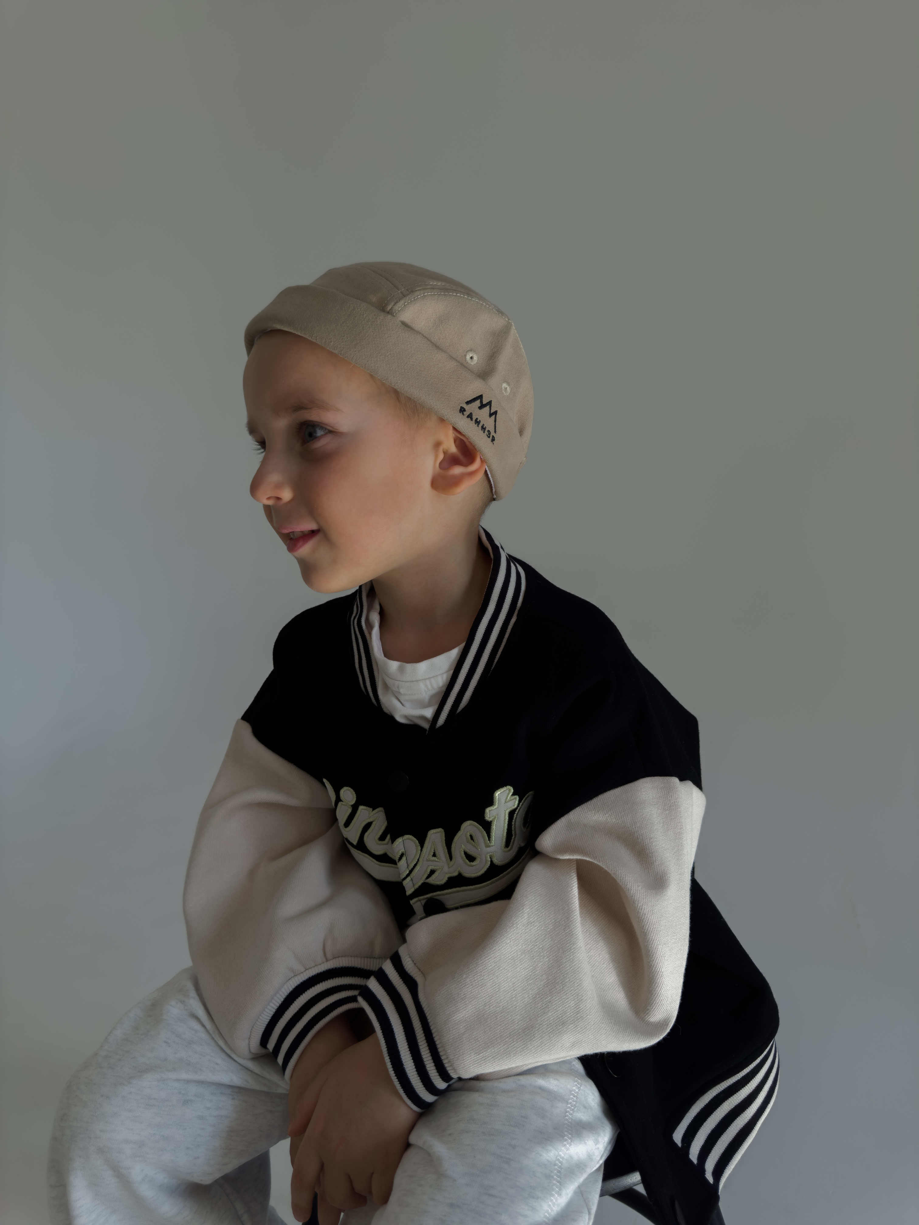 Шапка OZITI KIDS ok010225/бежевый - фото 8