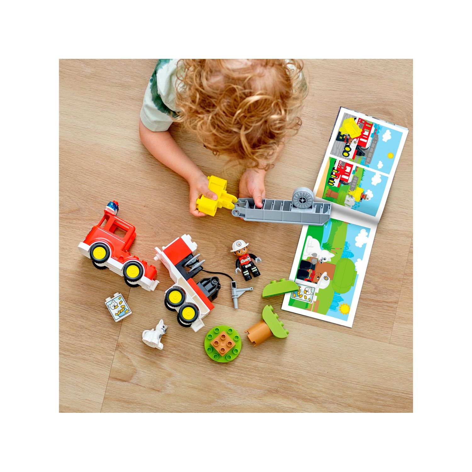 Конструктор LEGO DUPLO Пожарная машина с мигалкой 21 дет. - фото 7