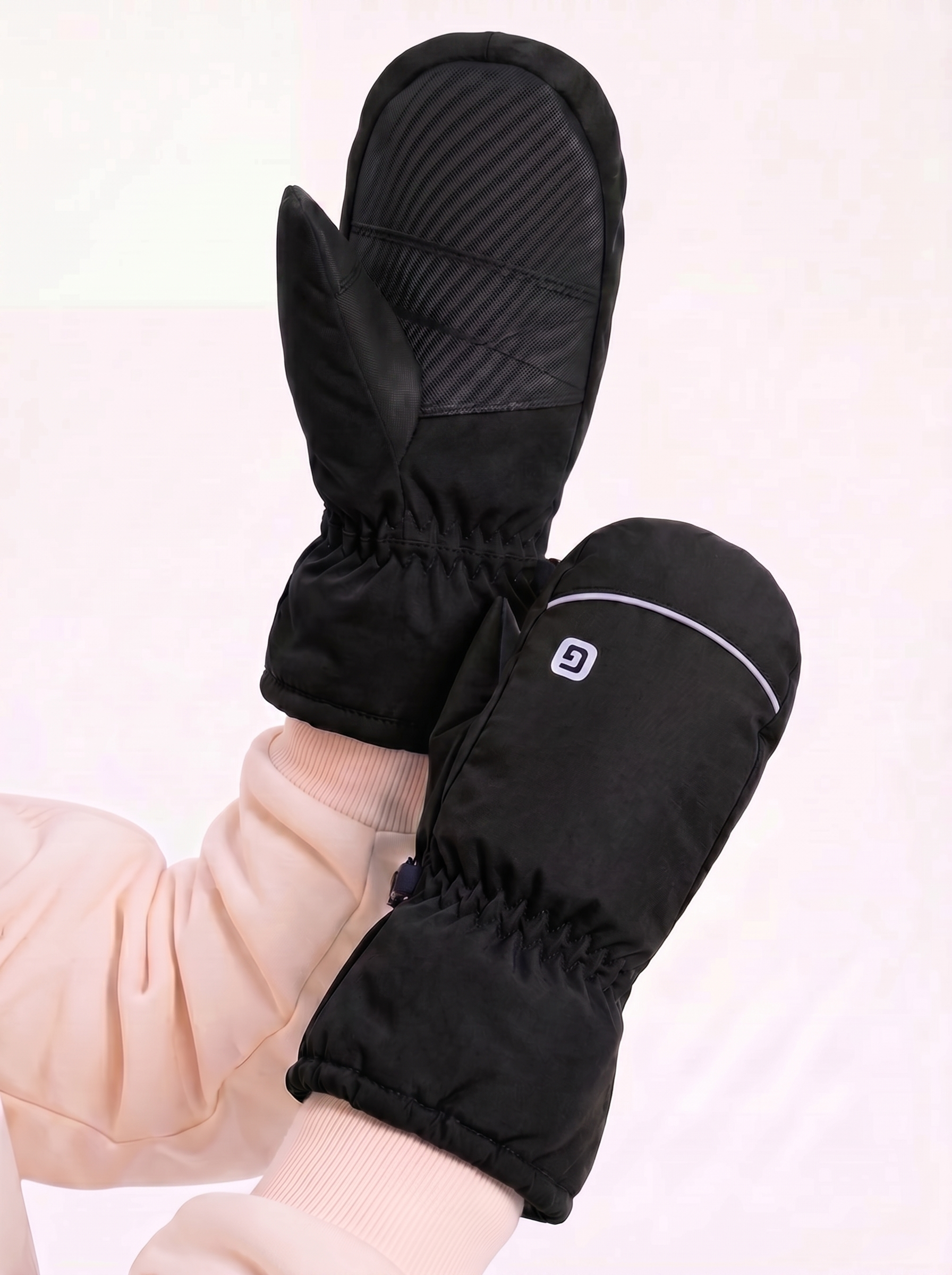 Варежки GUSTI GW6UA068-BLACK - фото 1