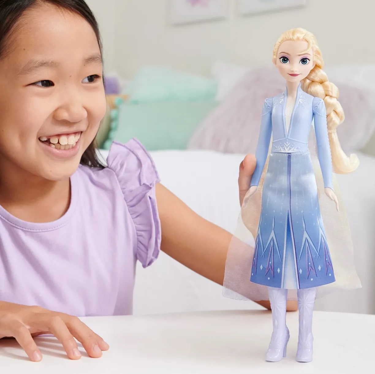 Кукла модельная Mattel Frozen Эльза HLW48 - фото 4