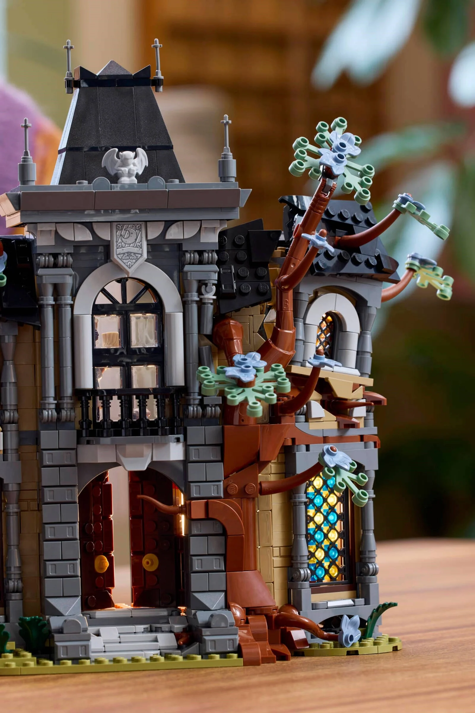 Конструктор LEGO Icons 1420 дет. - фото 5
