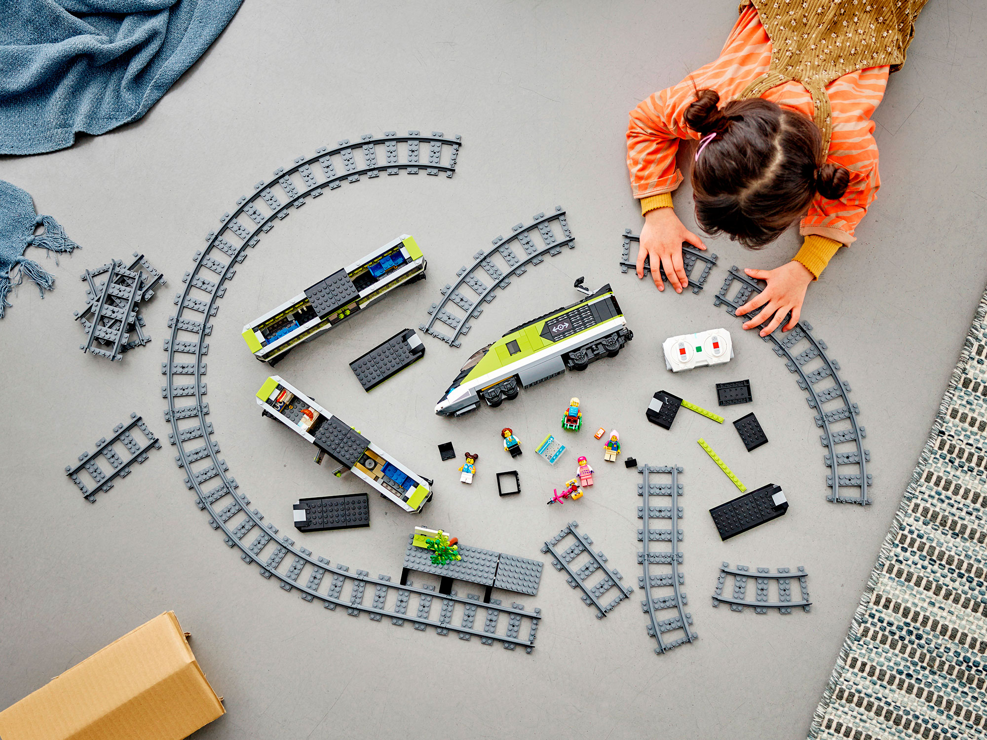 Конструктор LEGO City Пассажирский поезд-экспресс блочный - фото 13