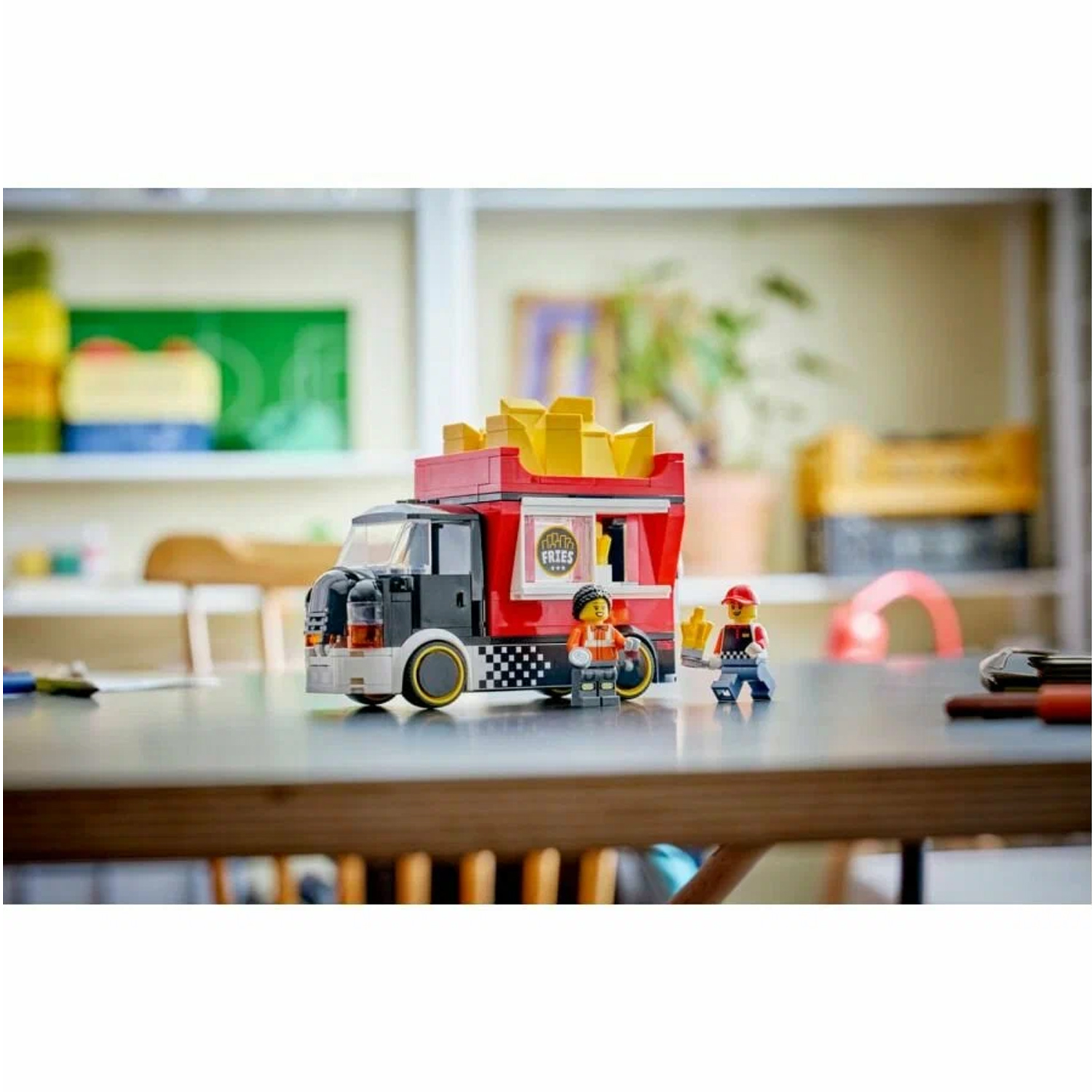 Конструктор LEGO City Грузовик с едой картофель-фри 216 дет. - фото 9