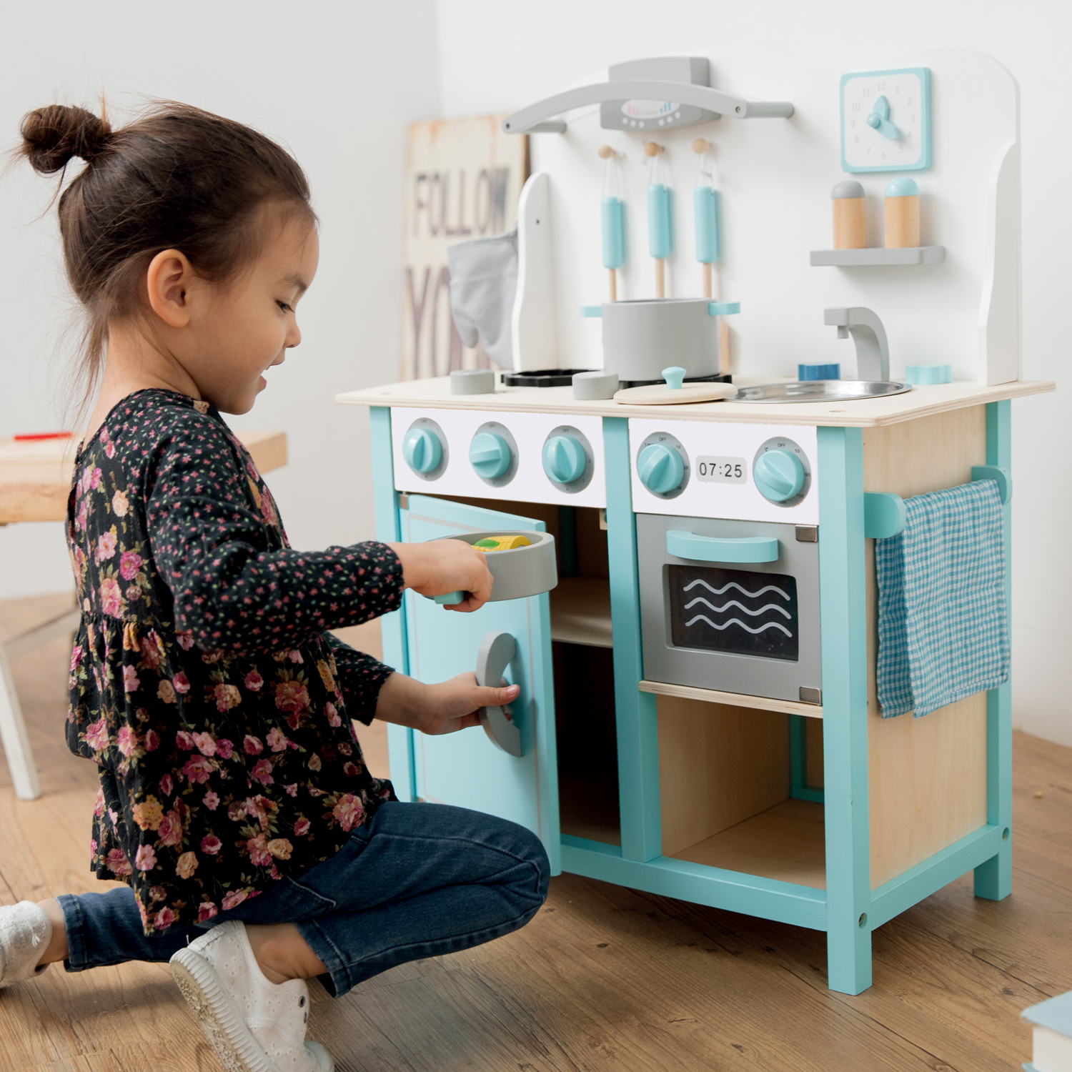 Игрушечная кухня New Classic Toys - фото 10