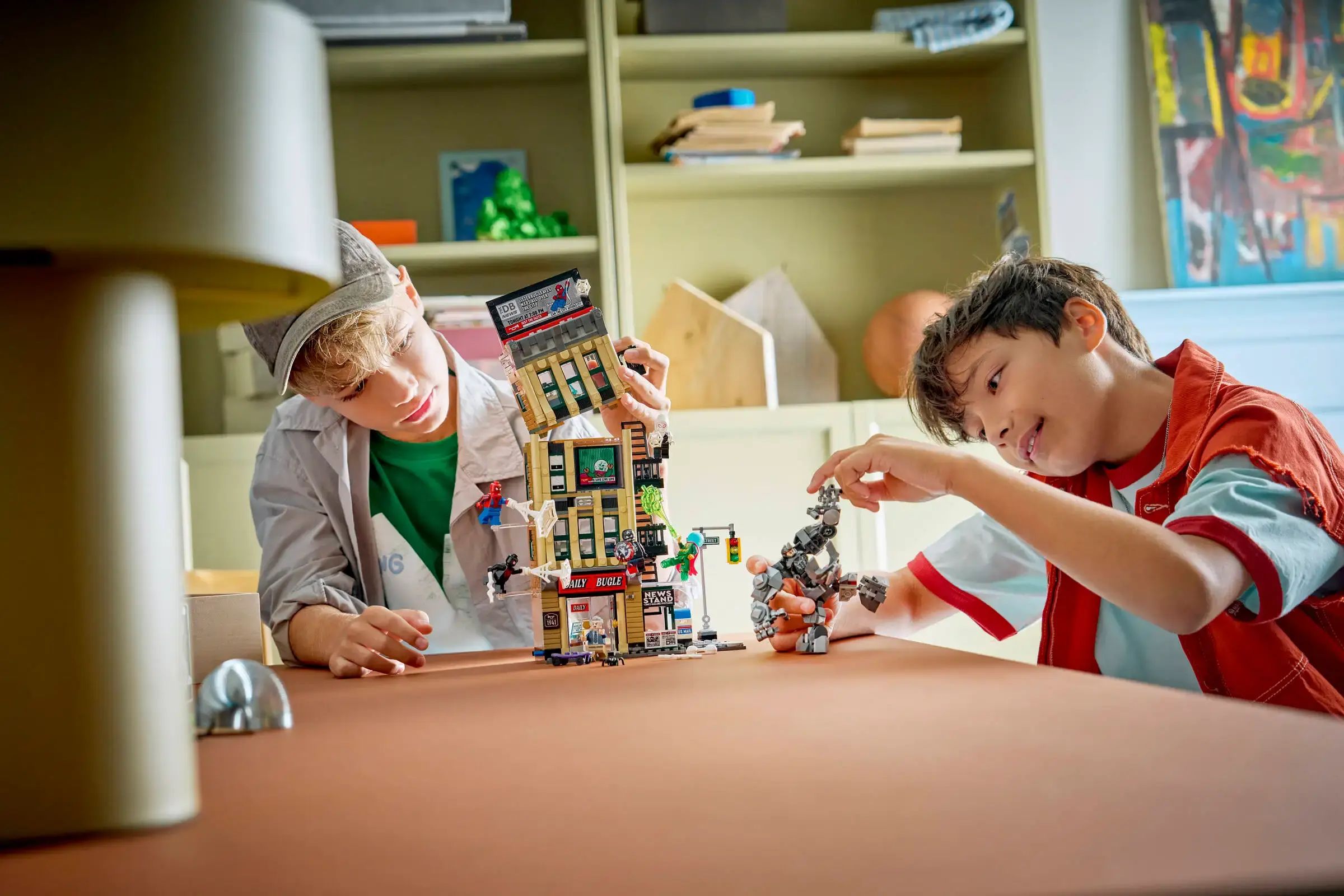 Конструктор LEGO Marvel Super Heroes Супер герои 781 дет. - фото 7