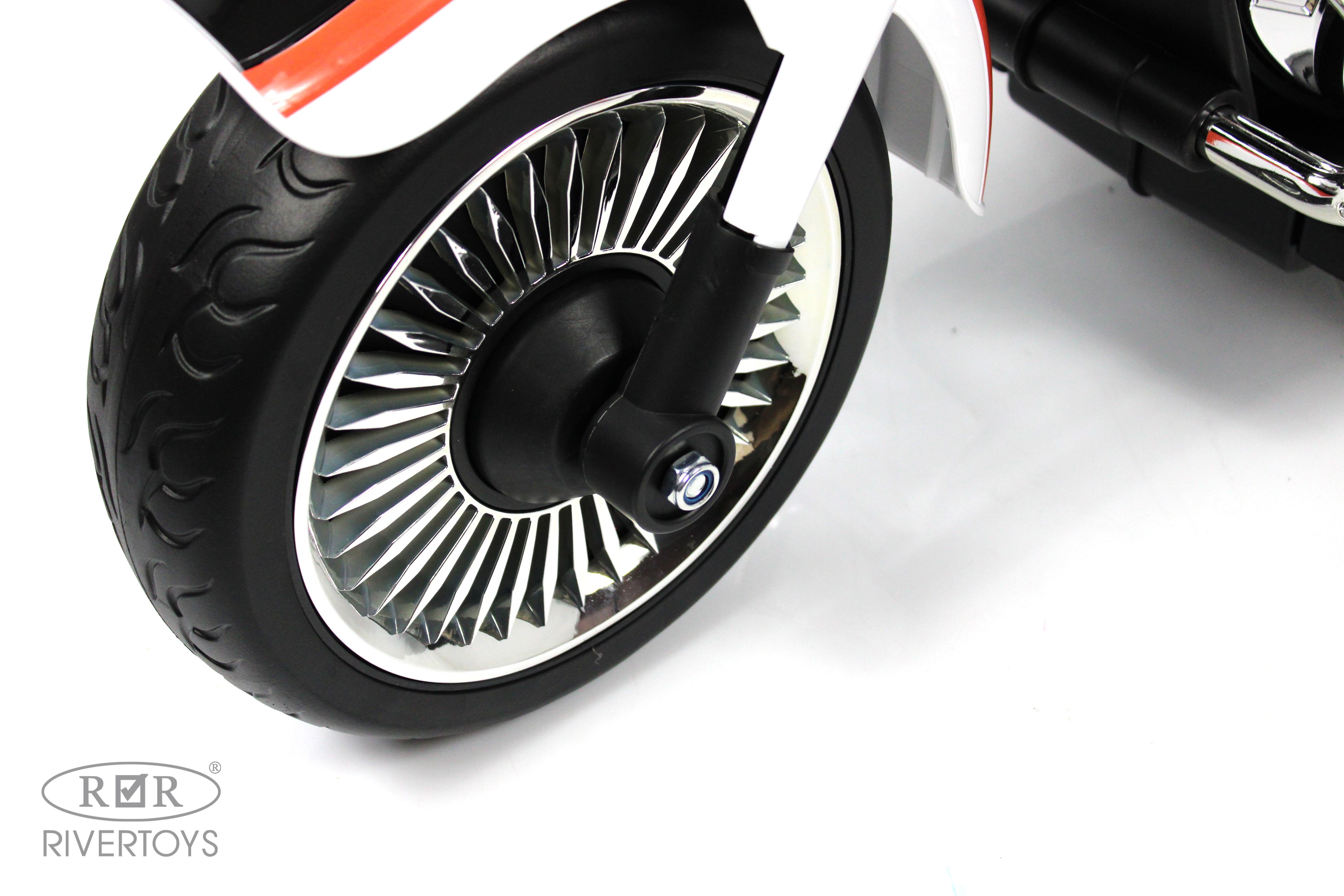 Электромобиль RIVERTOYS K003PX-WHITE - фото 11