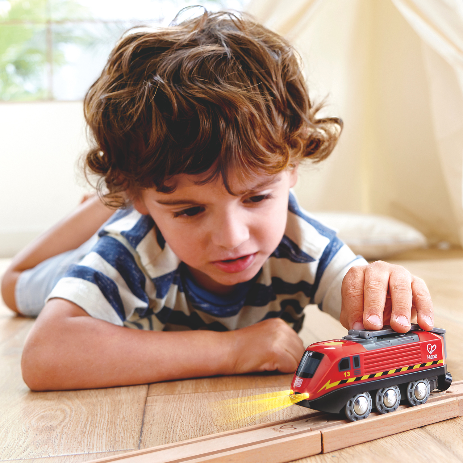 Поезд Hape 11.5 см E3874_HP - фото 1