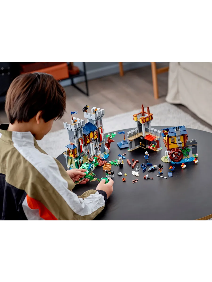Конструктор LEGO Creator Средневековый замок 1426 дет. - фото 16