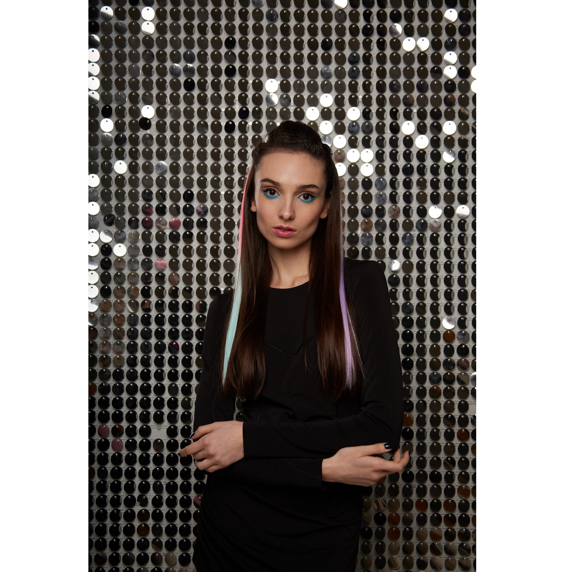 Цветные пряди для волос Lukky Fashion на заколках искусственные блестящие серебряные 60 см аксессуары для девочек Т22801 - фото 13