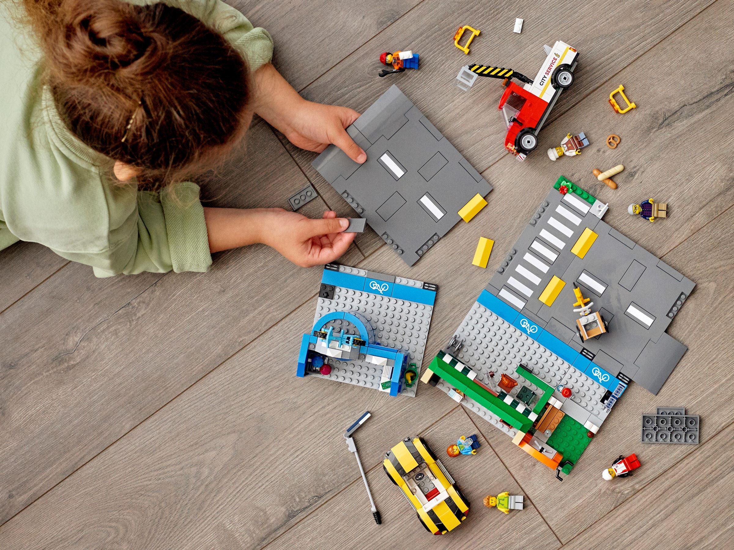 Конструктор LEGO City 60306 668 дет. - фото 4