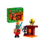 Конструктор LEGO Minecraft Битва за лаву 21266 99 дет.