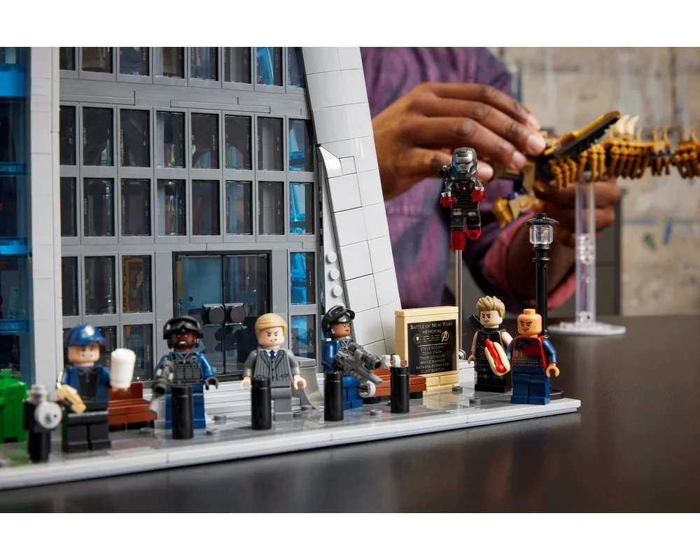 Конструктор LEGO Marvel Super Heroes 76269 5052 дет. - фото 16
