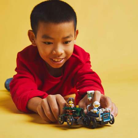 Конструктор LEGO City Самолет vs Скорая помощь блочный