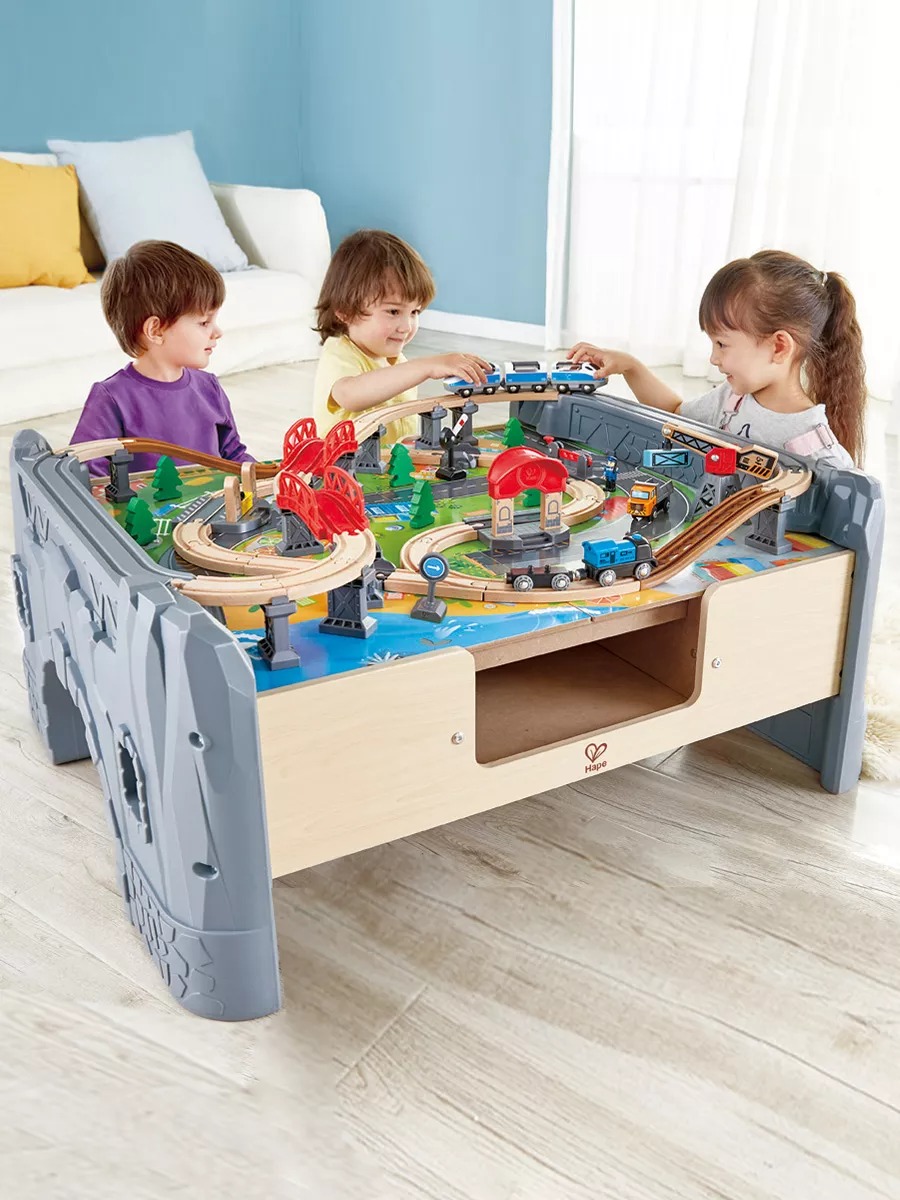 Набор железнодорожный Hape 91 см E3766_HP - фото 1