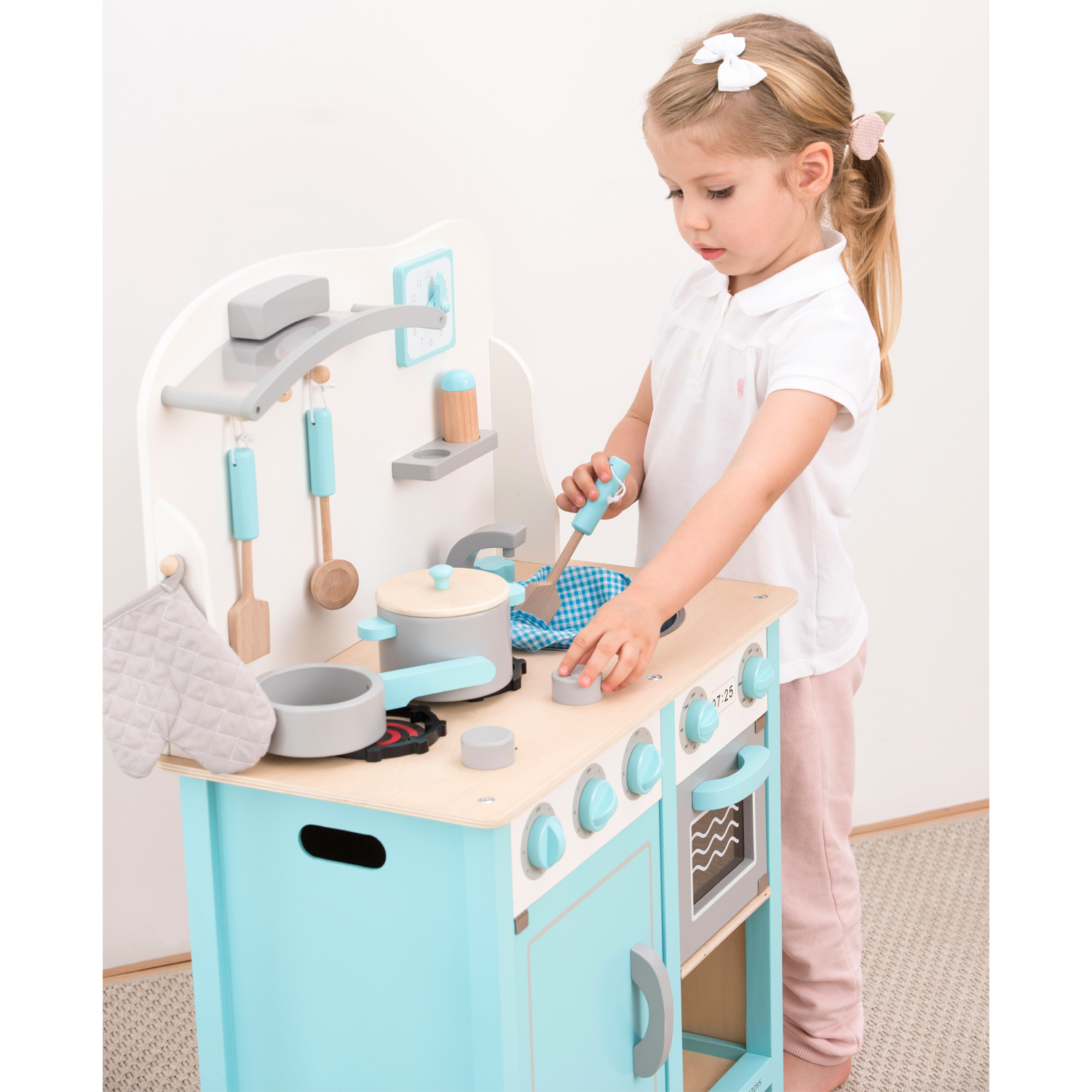 Игрушечная кухня New Classic Toys - фото 9