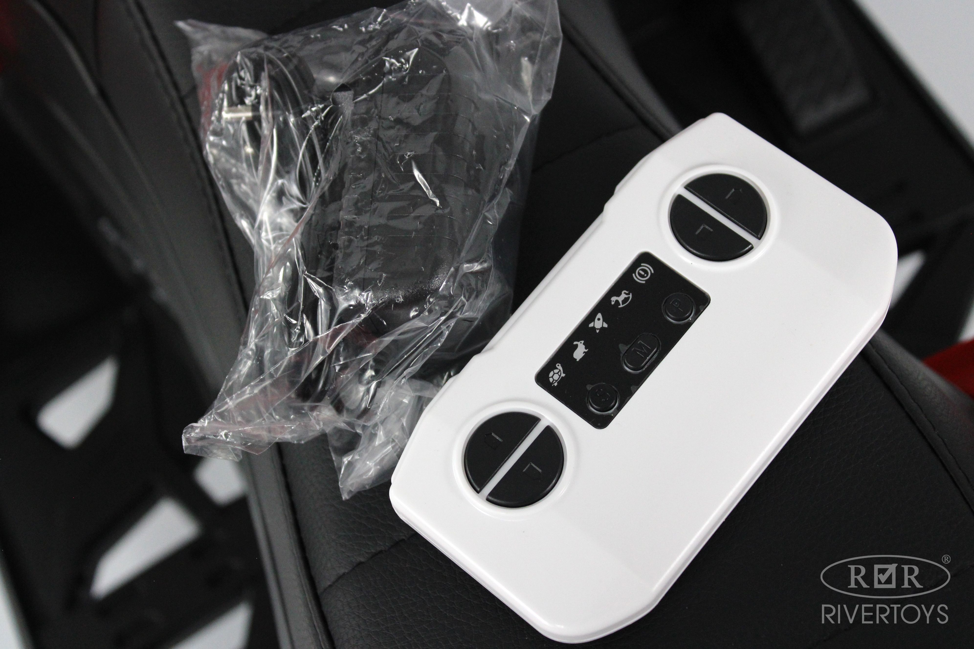 Электромобиль RIVERTOYS М202БХ-RED С пультом ДУ - фото 14