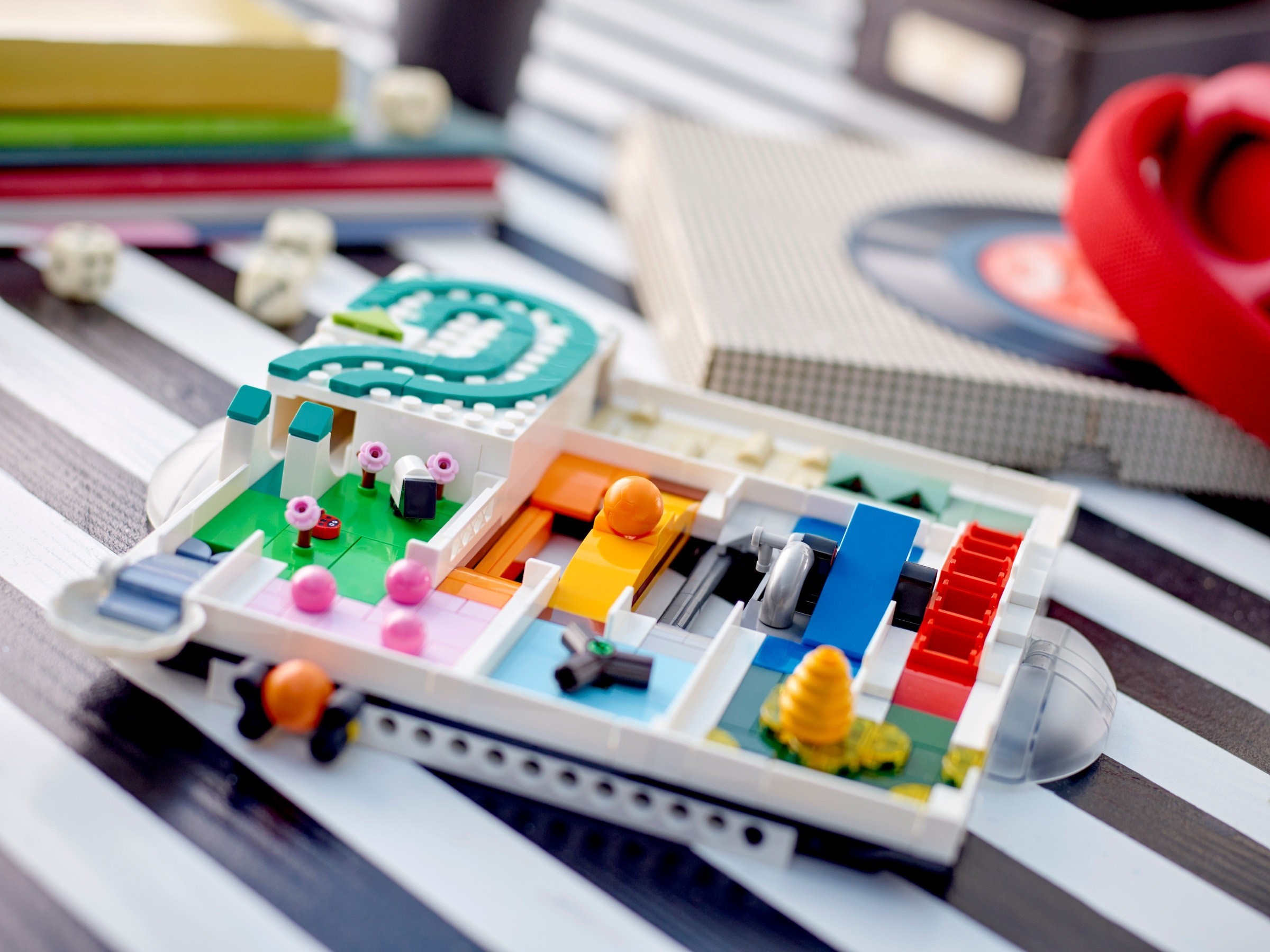 Конструктор LEGO Seasonal 40596 332 дет. - фото 3