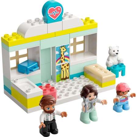 Конструктор LEGO DUPLO Town Поход к врачу блочный
