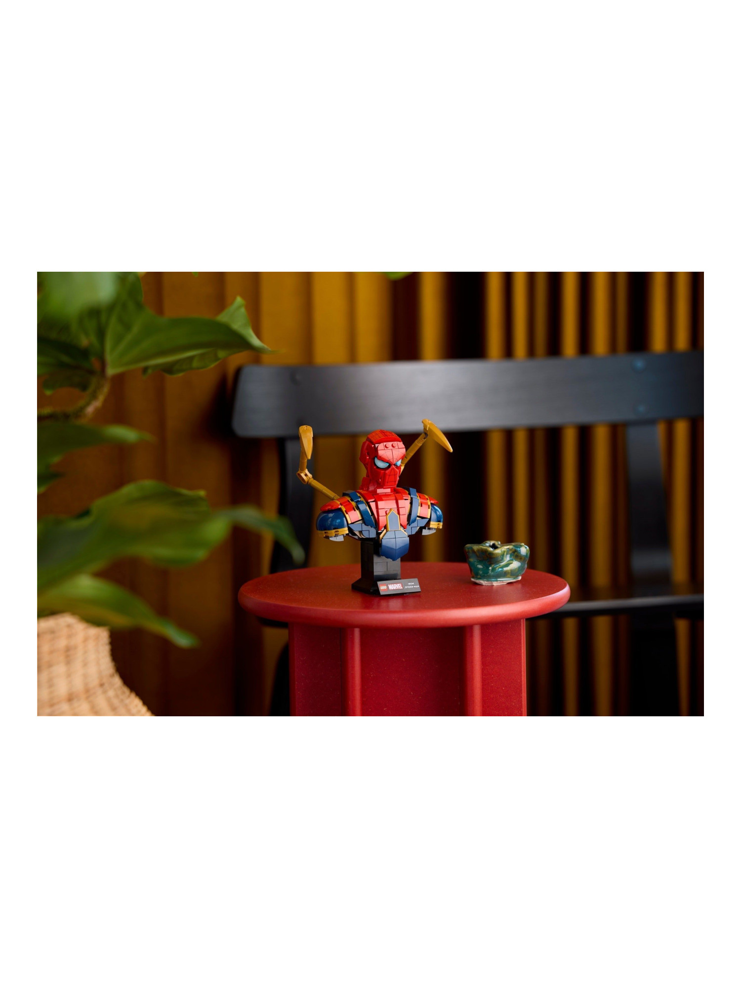 Конструктор LEGO Marvel Super Heroes Бюст Железного Паука 379 дет. - фото 8