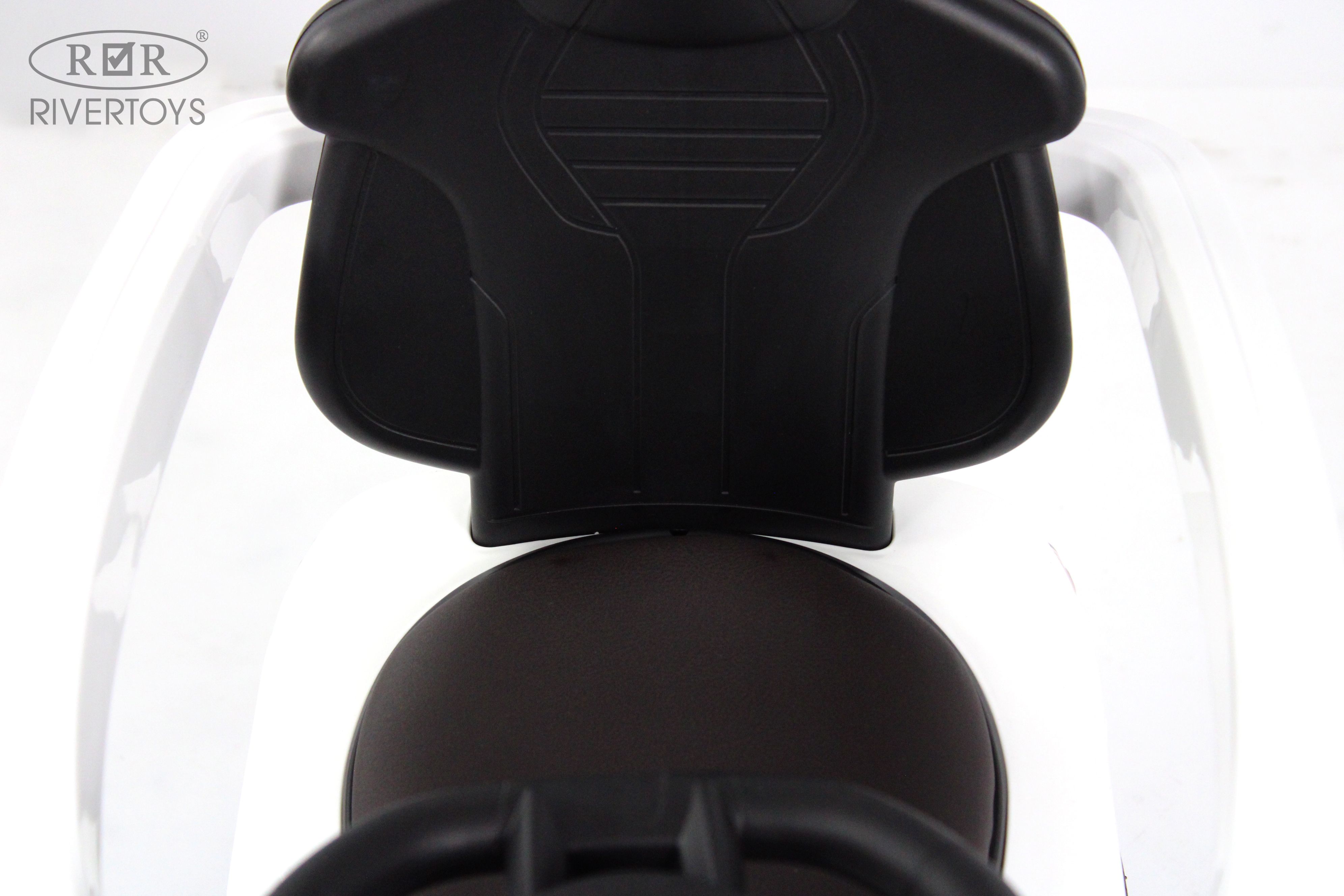 Каталка RIVERTOYS Z002ZZ-C-WHITE белый - фото 11