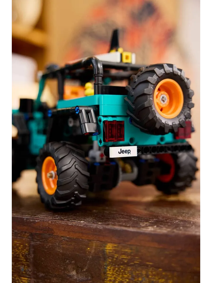 Конструктор LEGO Technic Jeep Wrangler Rubicon 723 дет. - фото 8