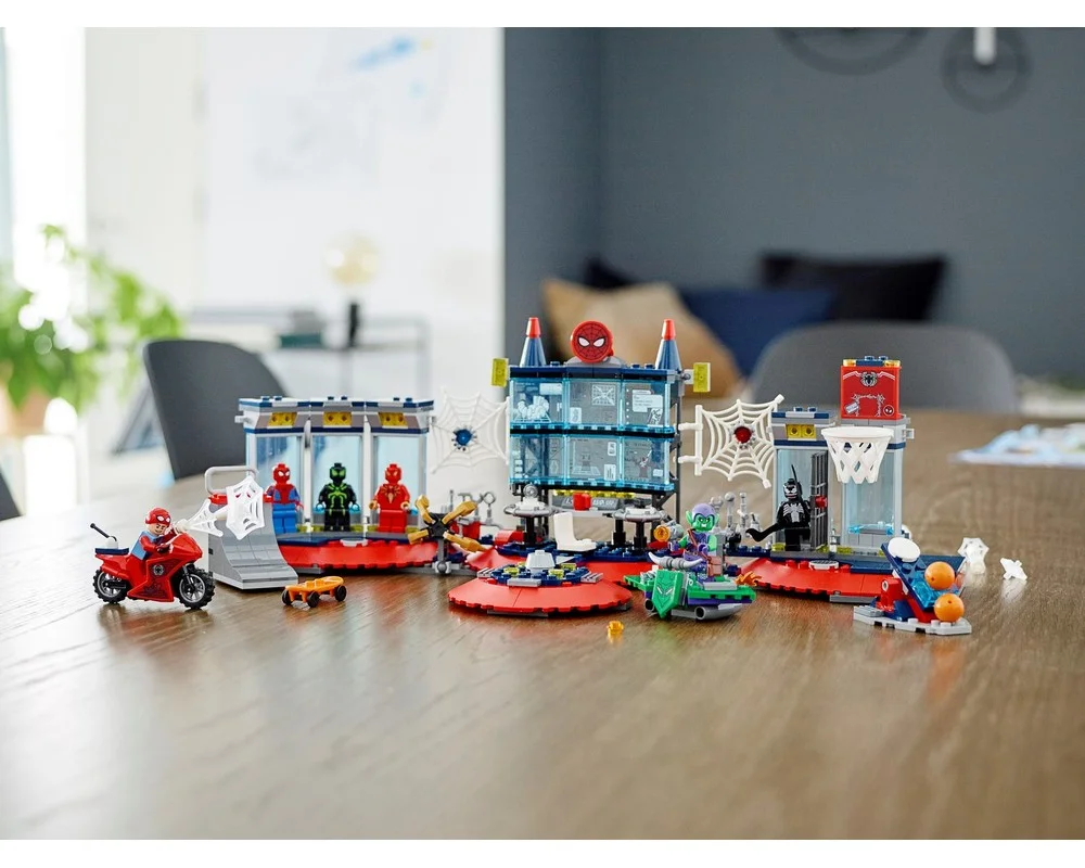 Конструктор LEGO Marvel Super Heroes 76175 437 дет. - фото 1