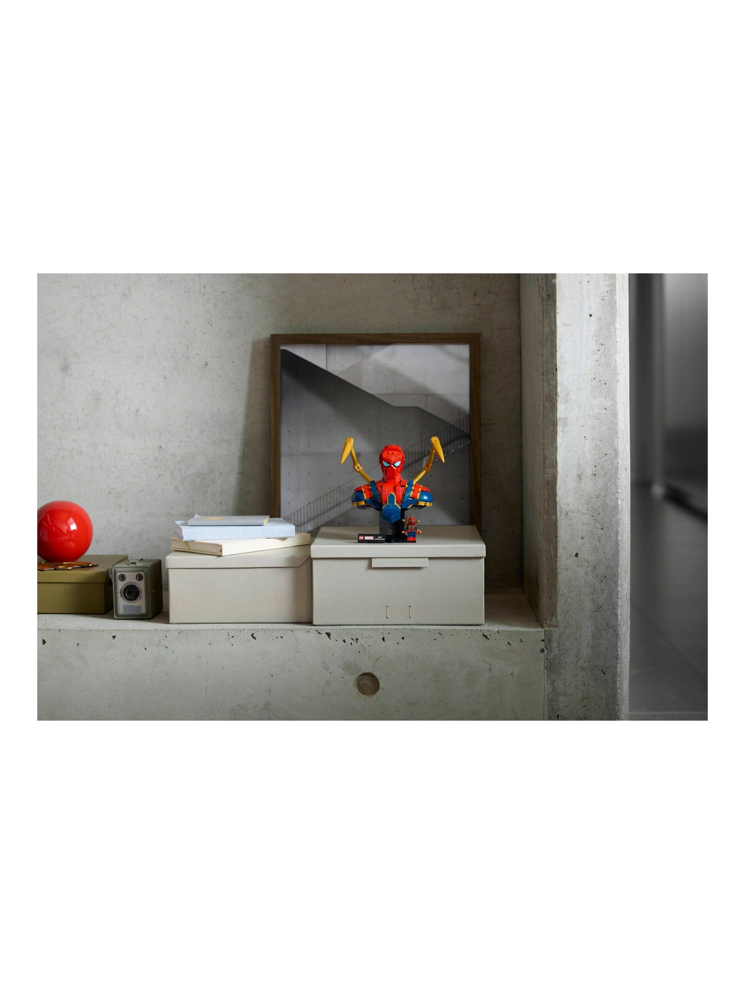 Конструктор LEGO Marvel Super Heroes Бюст Железного Паука 379 дет. - фото 9