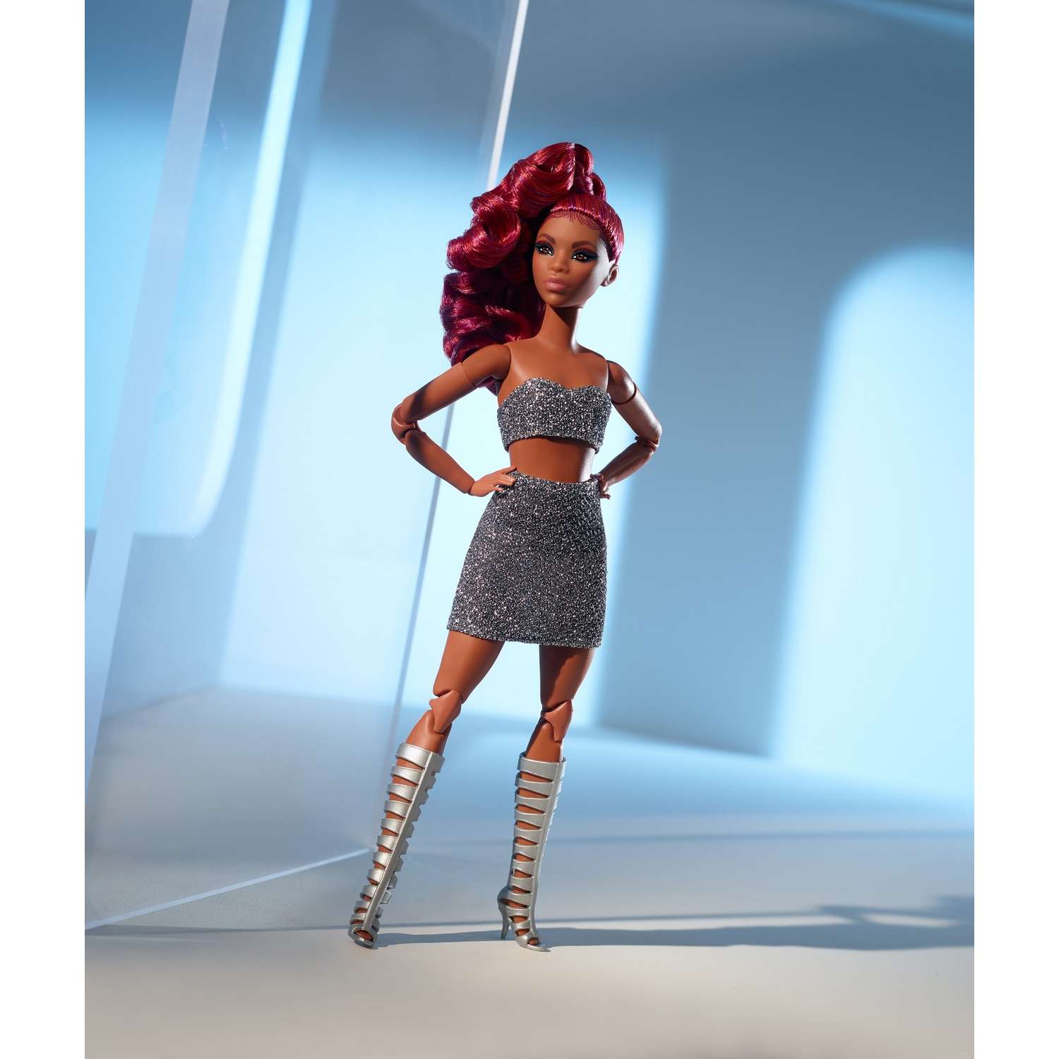 Кукла модельная Barbie HCB77 - фото 9
