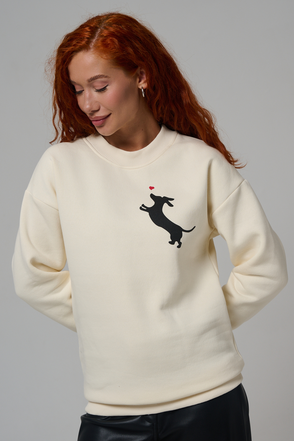 Свитшот Натали Суслова 8576 молочный+собачка с сердцем - фото 4