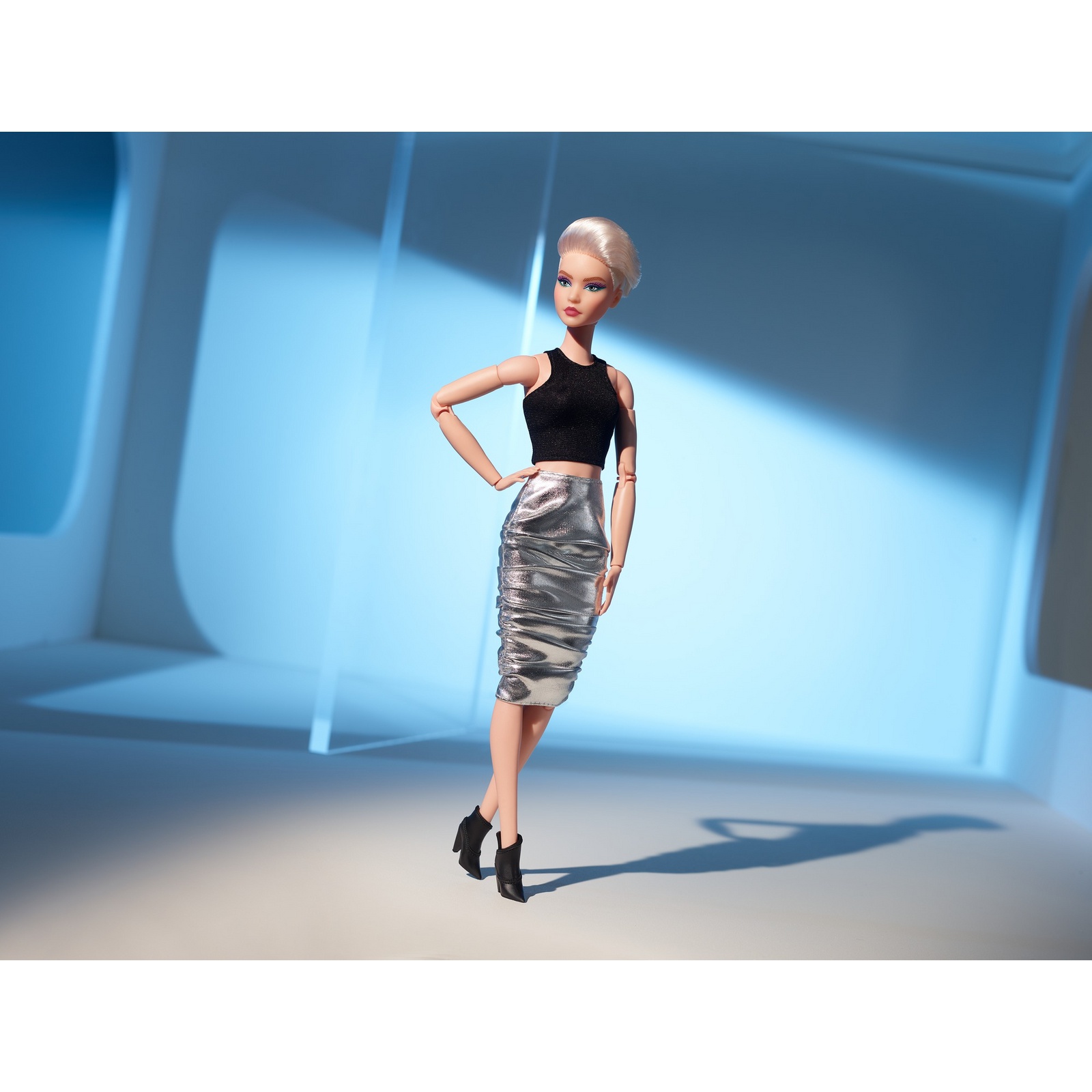 Кукла модельная Barbie Looks HCB78 - фото 11