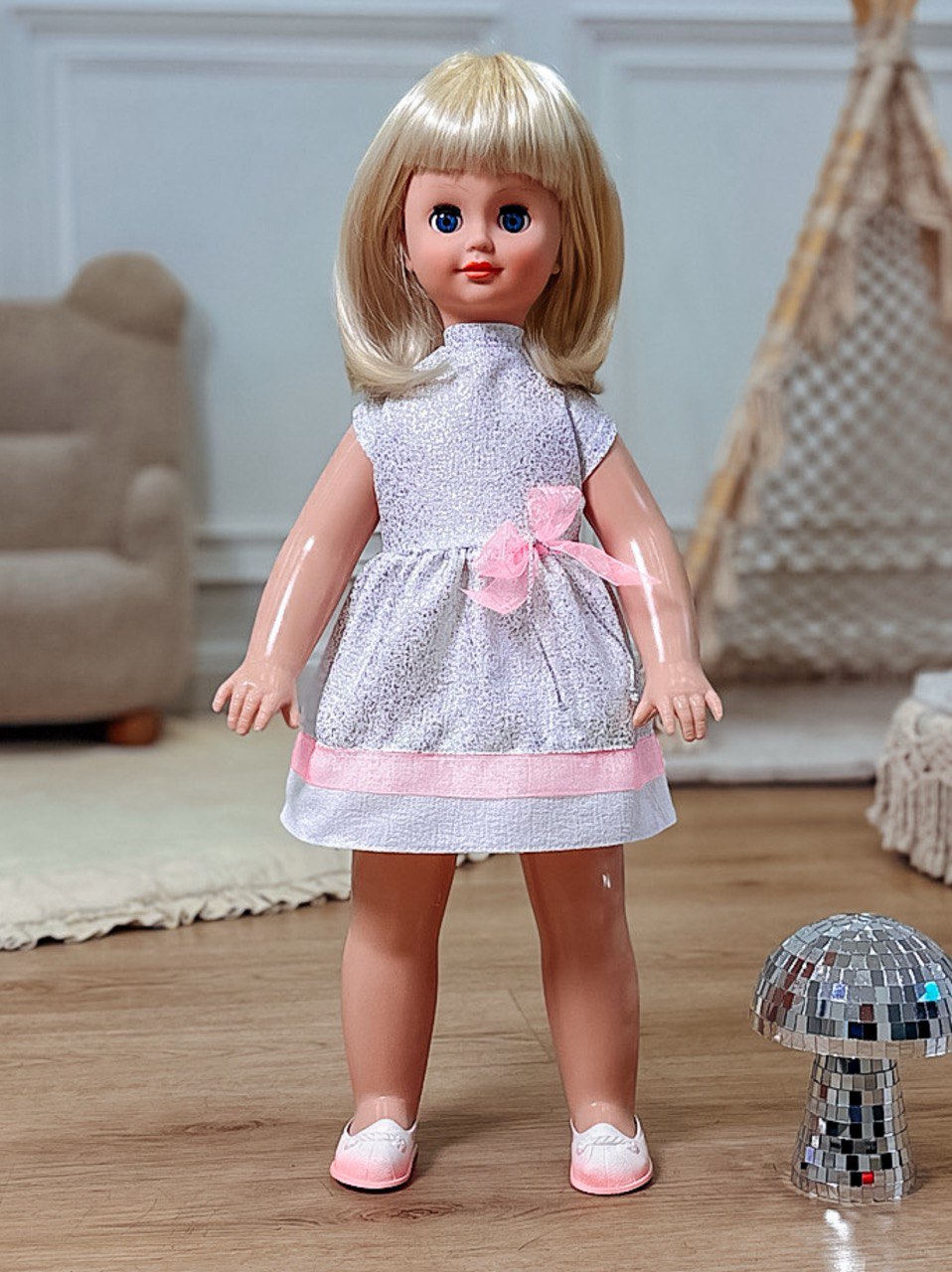 Кукла большая (ростовая) СТРАНА КУКОЛ говорящая, шагающая за руку высота 60 см 25-05.3 - фото 22