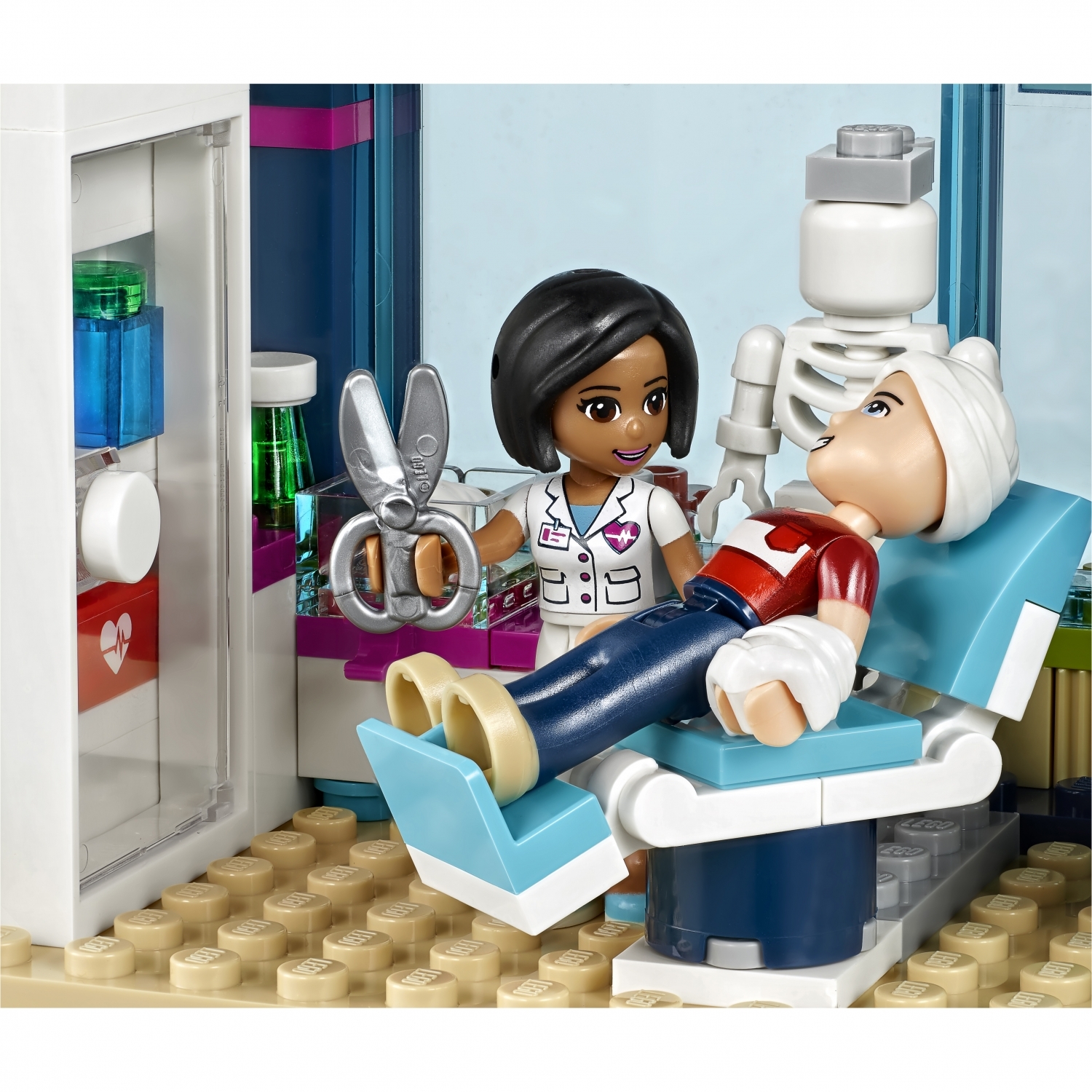 Конструктор LEGO Friends Клиника Хартлейк-Сити блочный - фото 10