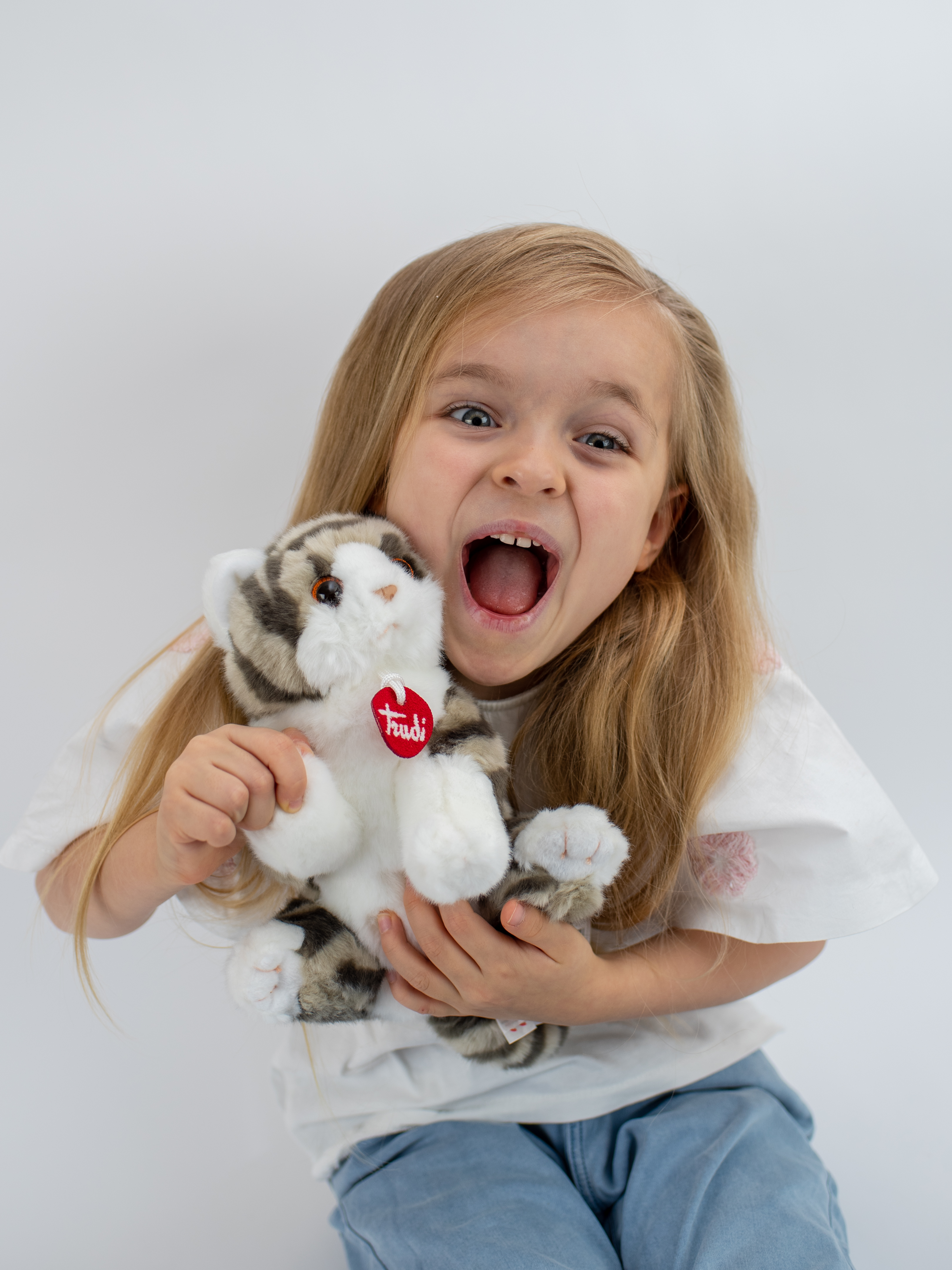 Мягкая игрушка Trudi Котёнок Брэд серо-белый - фото 3