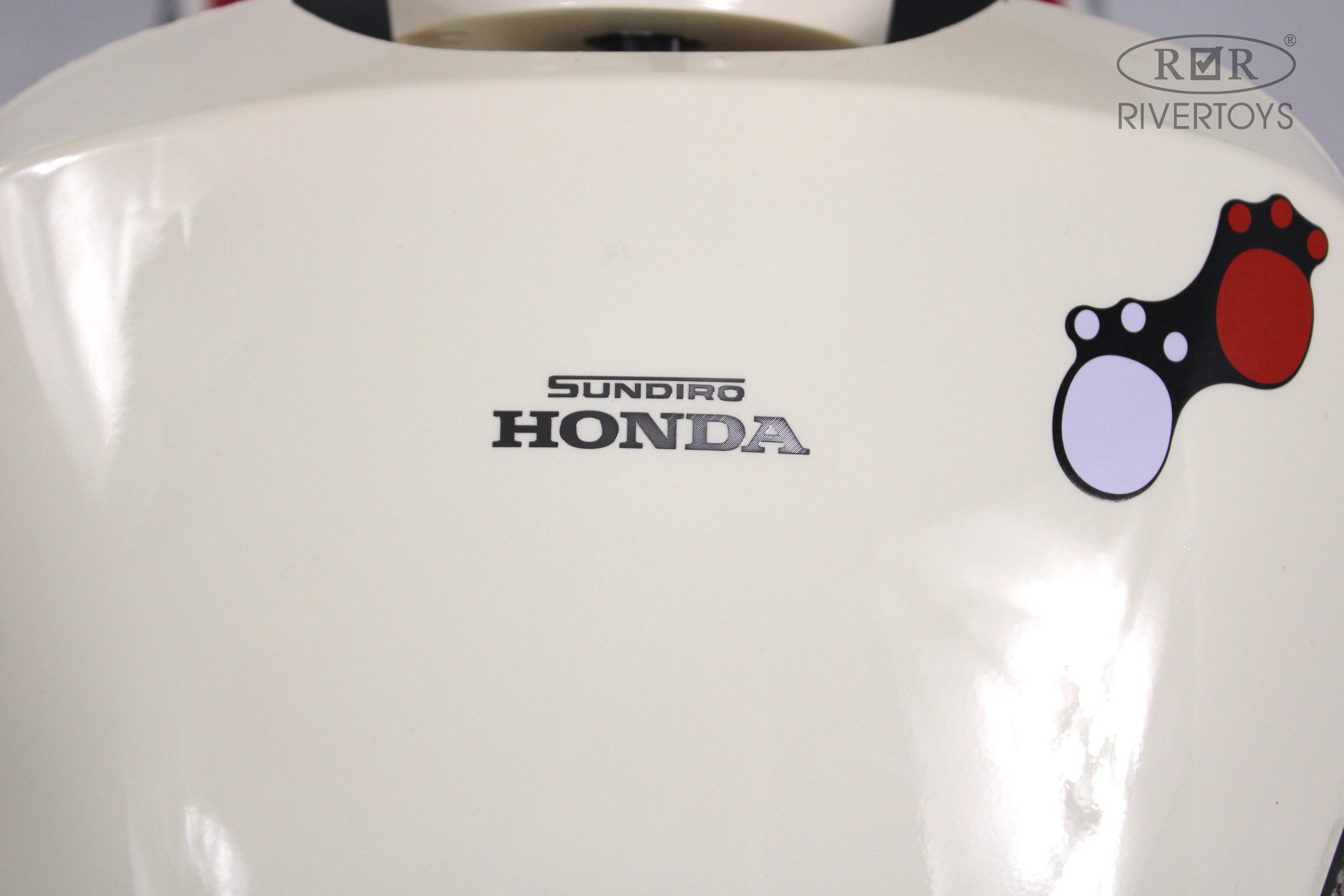 Электромобиль RIVERTOYS Z555ZZ-BEIGE - фото 9