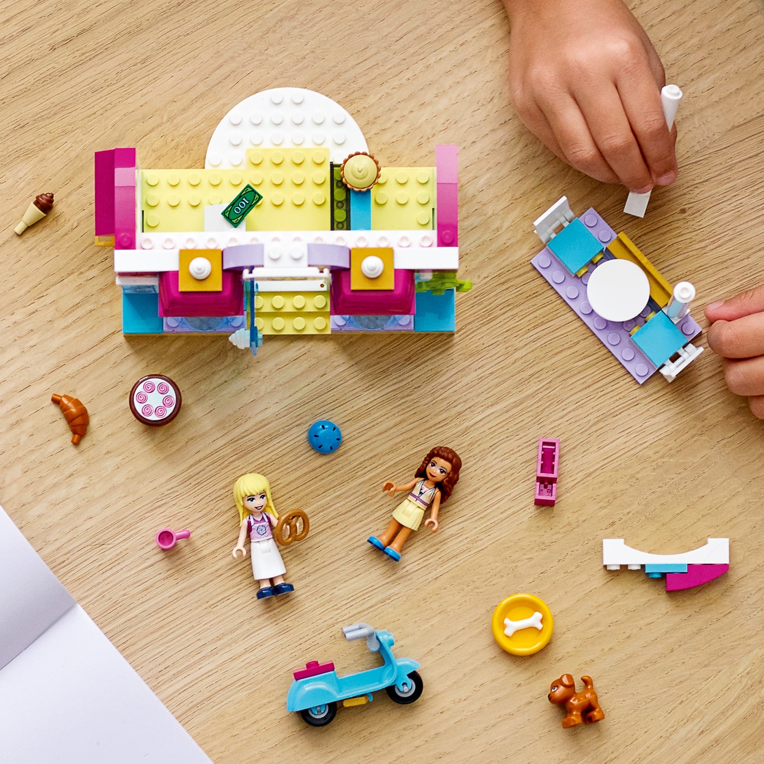Конструктор LEGO Friends Пекарня Хартлейк-Сити блочный - фото 8