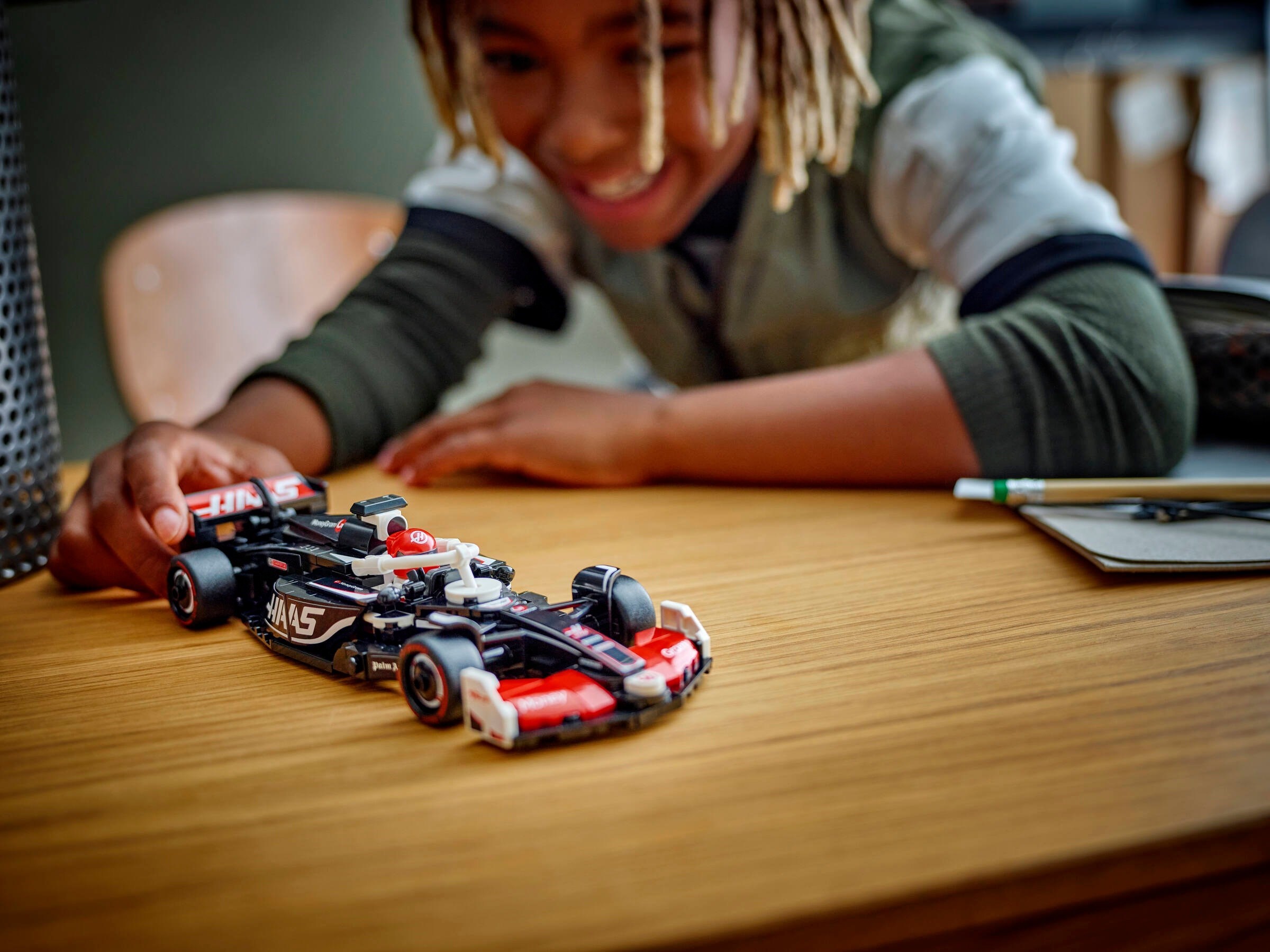 Конструктор LEGO Speed Champions 77250 242 дет. - фото 4