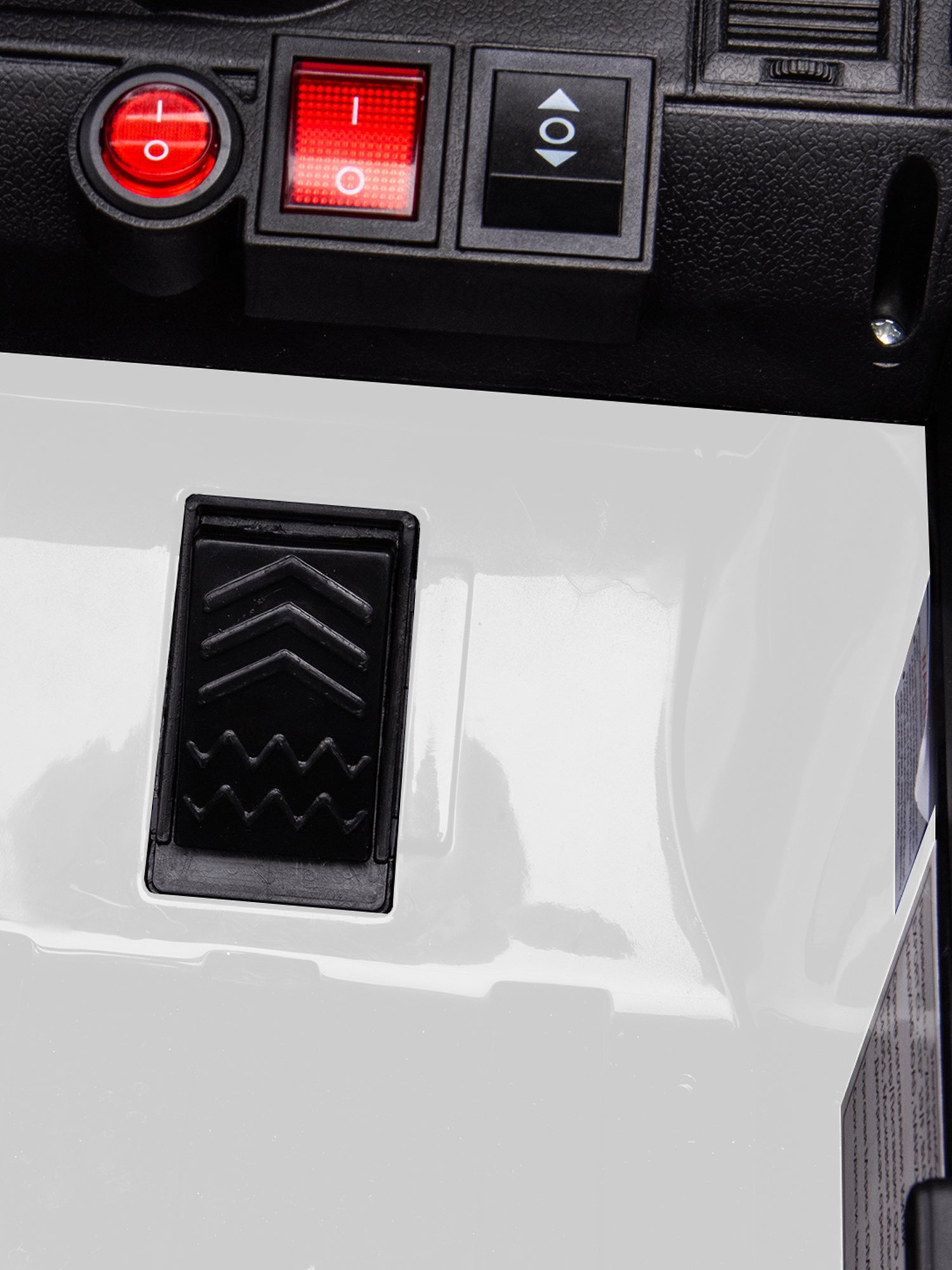 Электромобиль TOMMY Mercedes MB-6 С пультом ДУ - фото 11