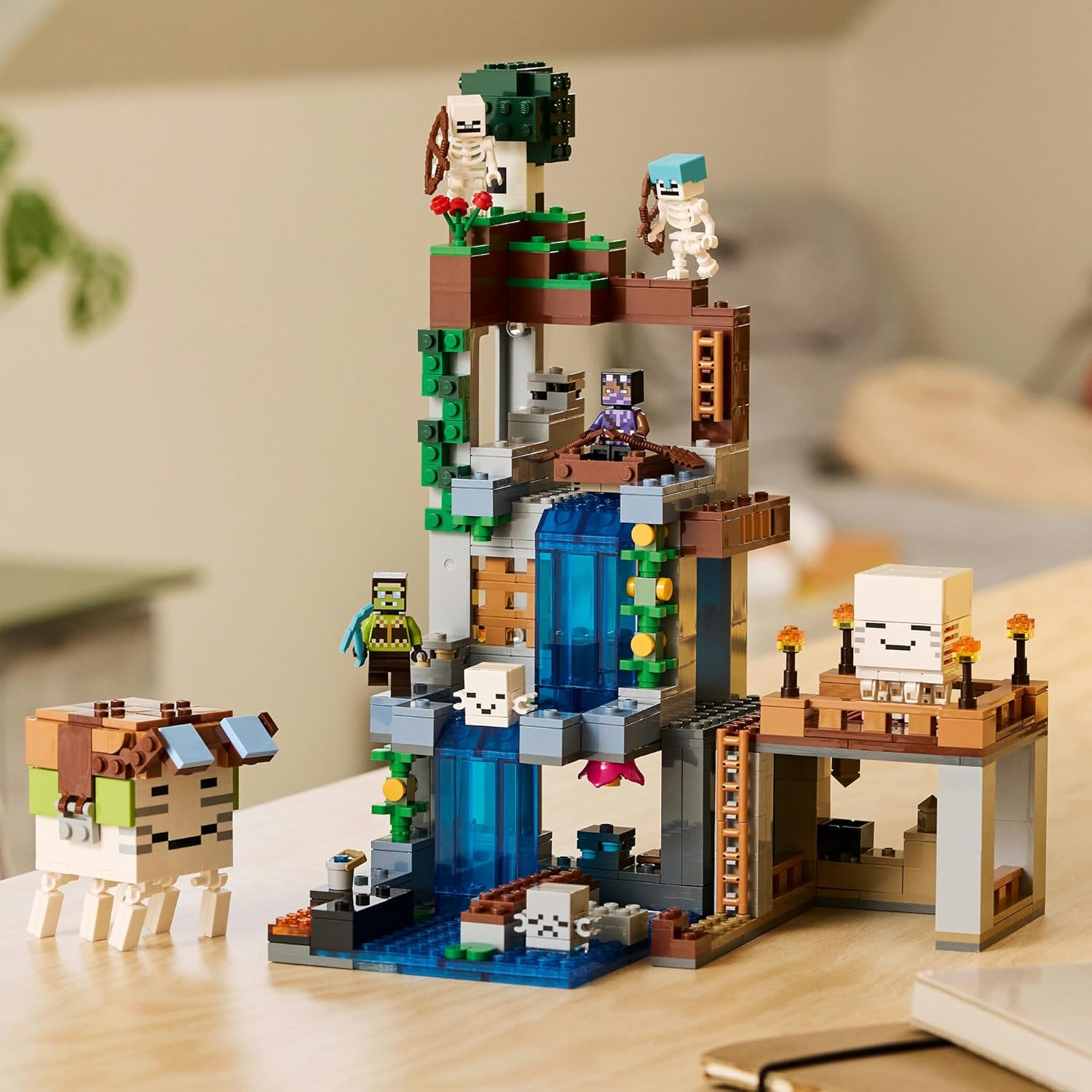 Конструктор LEGO Minecraft Станция гастов 754 дет. - фото 4