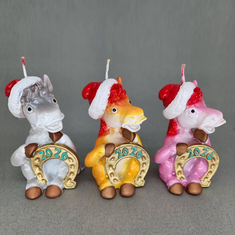 Свеча Магия праздника Лошадка в шапке - фото 1