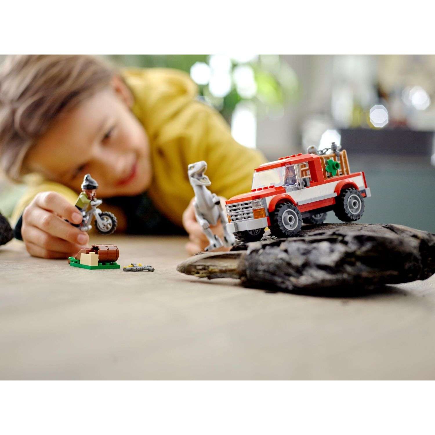 Конструктор LEGO Jurassic World Блу и поимка Велоцираптора 181 дет. - фото 9