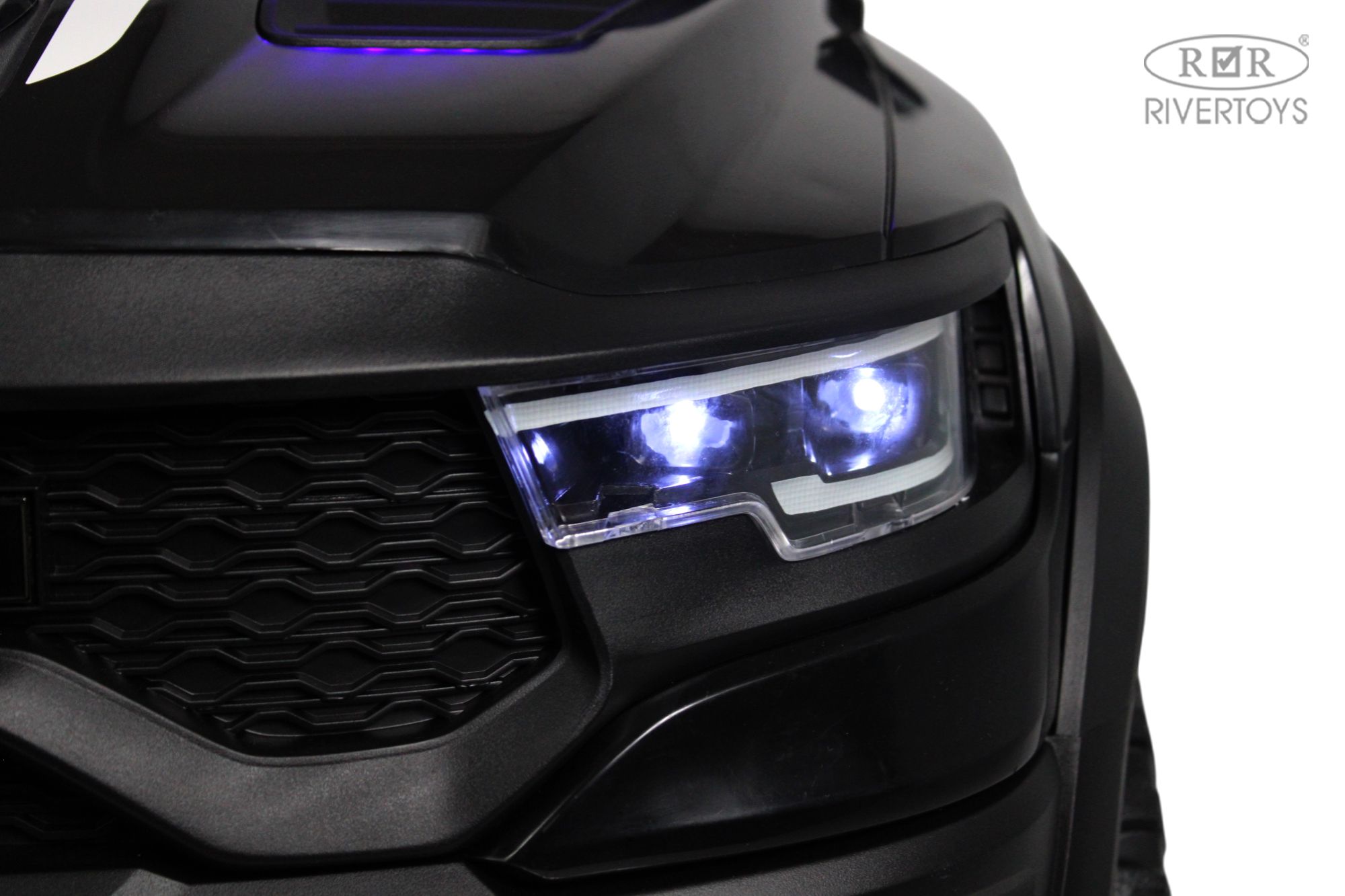 Электромобиль RIVERTOYS O111OO-RAM-BLACK С пультом ДУ - фото 14