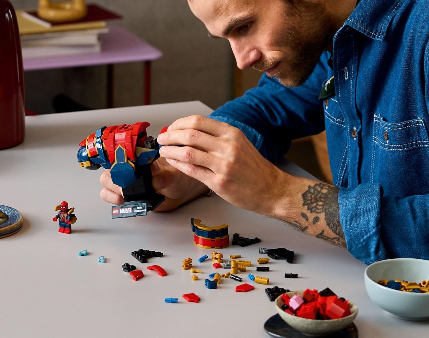 Конструктор LEGO Marvel Super Heroes Бюст Железного Человека-паука 379 дет. - фото 7