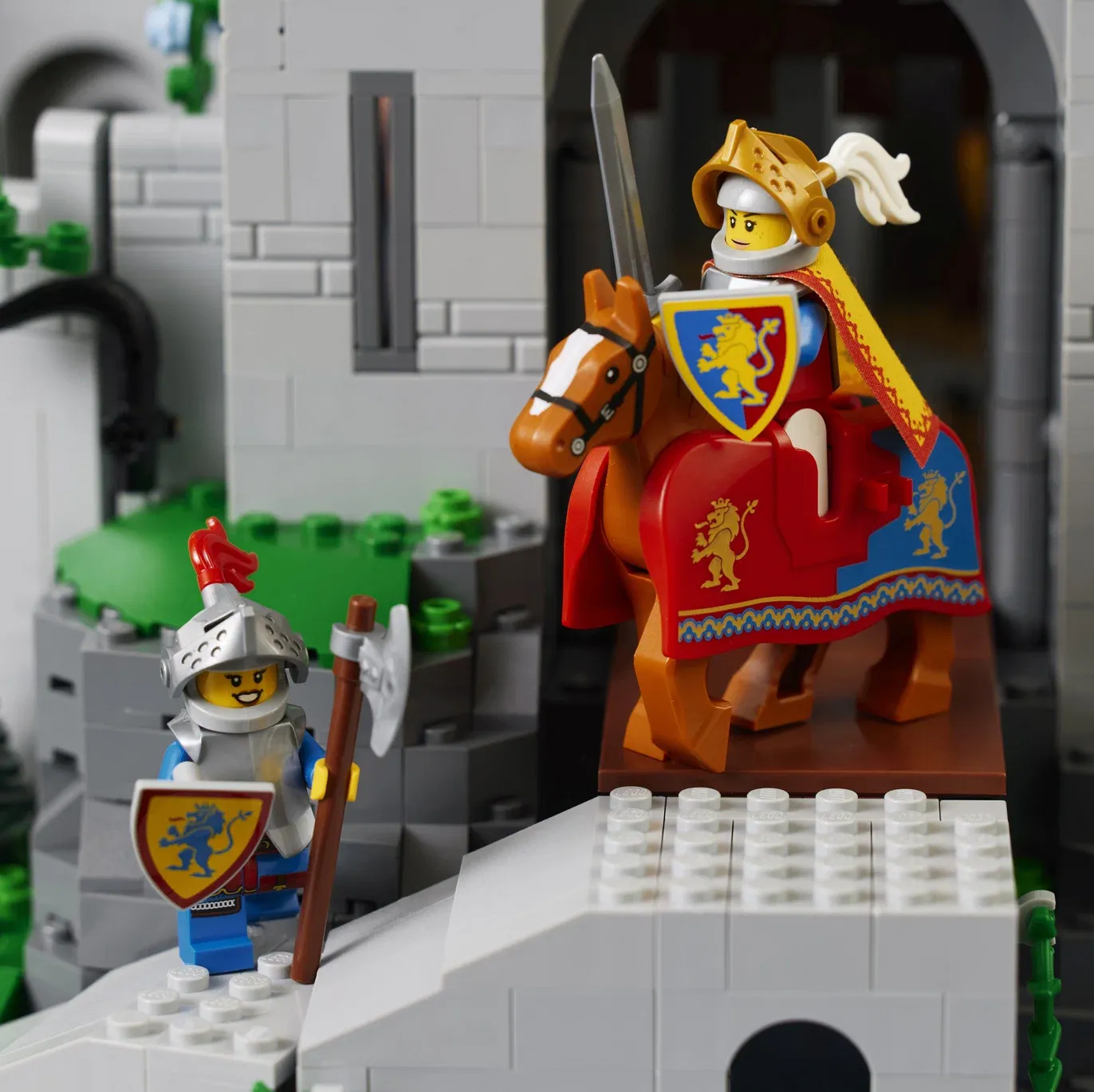 Конструктор LEGO Castle 10305 4514 дет. - фото 8