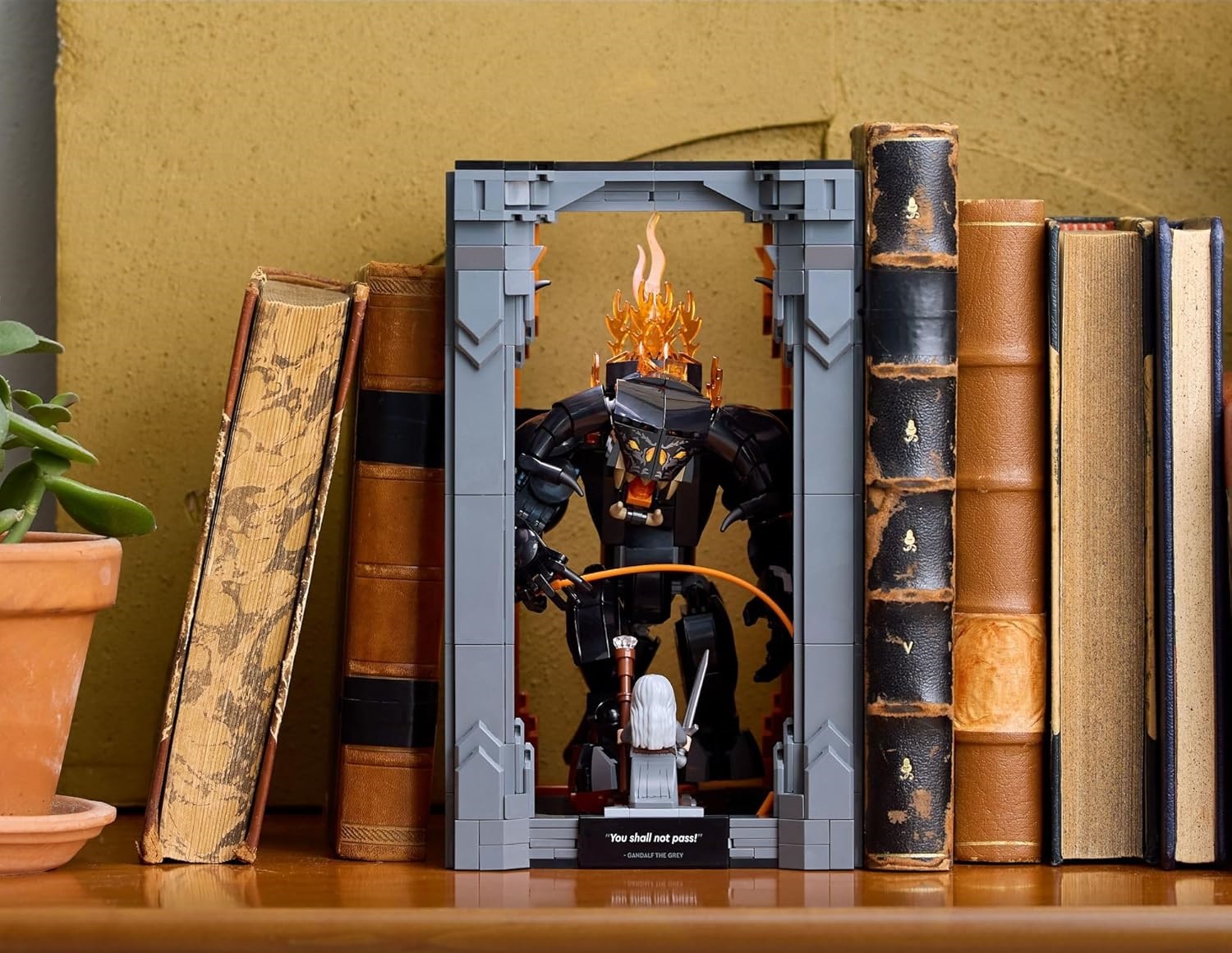 Конструктор LEGO Icons Книжный уголок Балрога 1201 дет. - фото 3