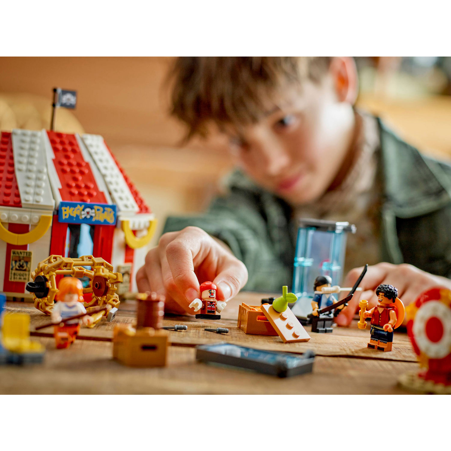 Конструктор LEGO One Piece Цирковой шатер клоуна Багги 573 дет. - фото 9