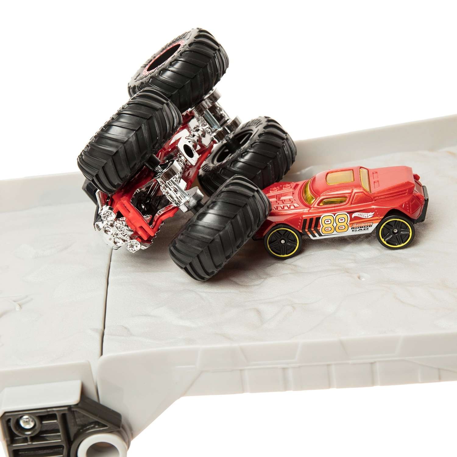 Игровой набор Hot Wheels Передвижная трасса GFR15 - фото 6