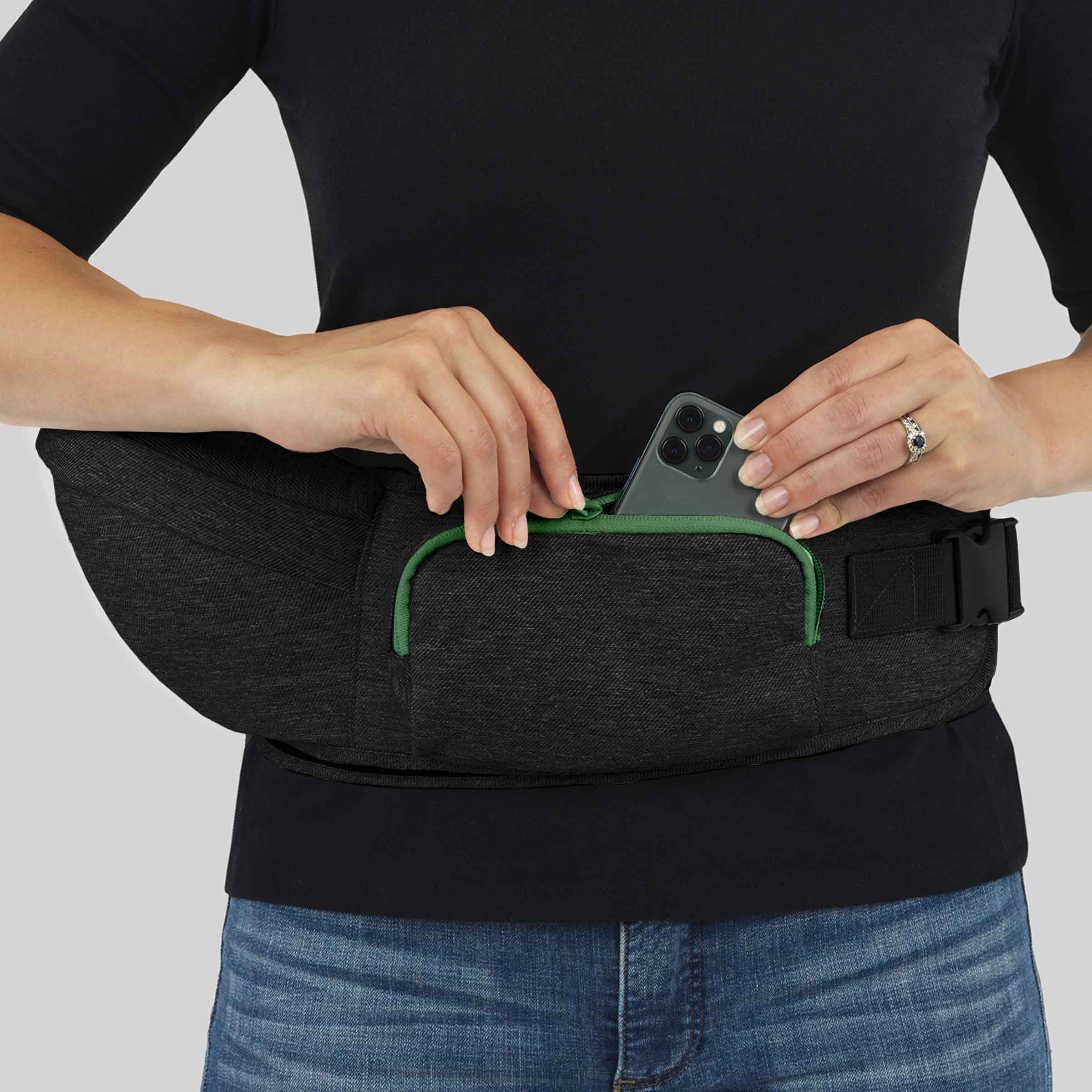 Переноска-трансформер Chicco Hip Seat Carrier Pirate Black - фото 12