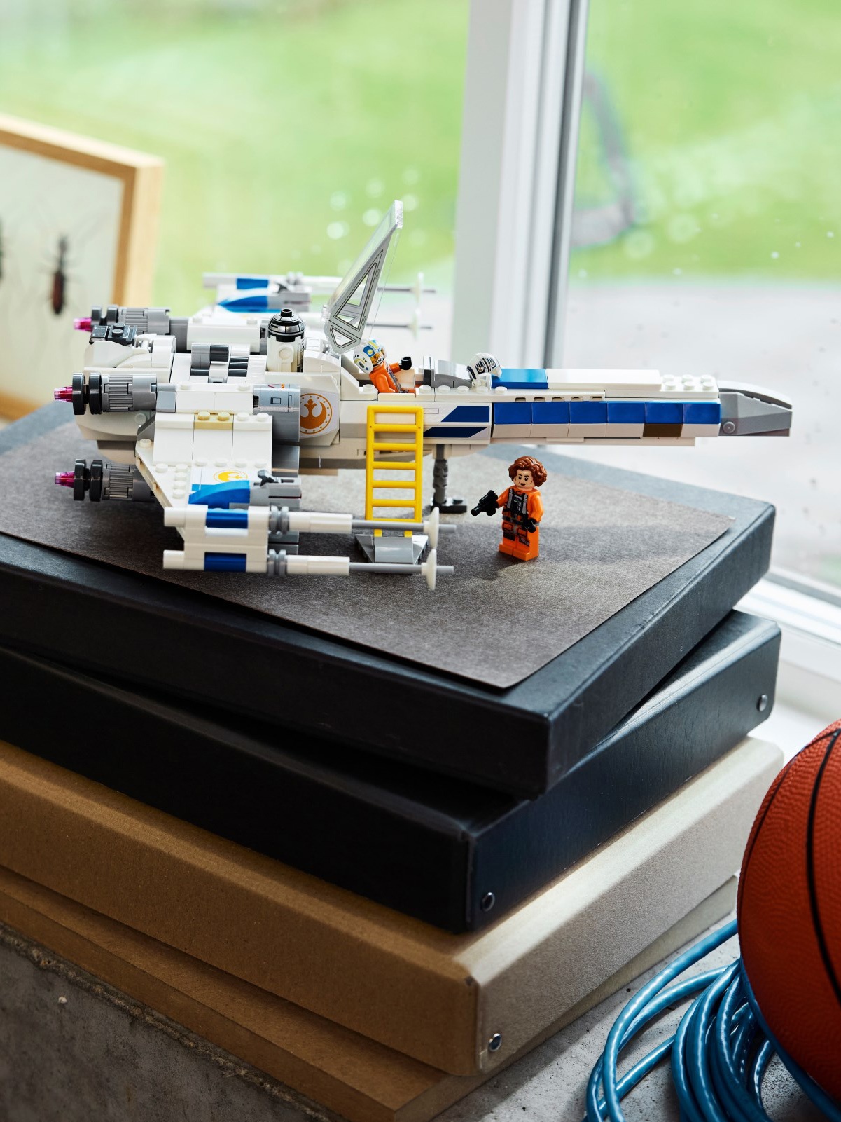 Конструктор LEGO Star Wars Истребитель X-Wing 558 дет. - фото 6