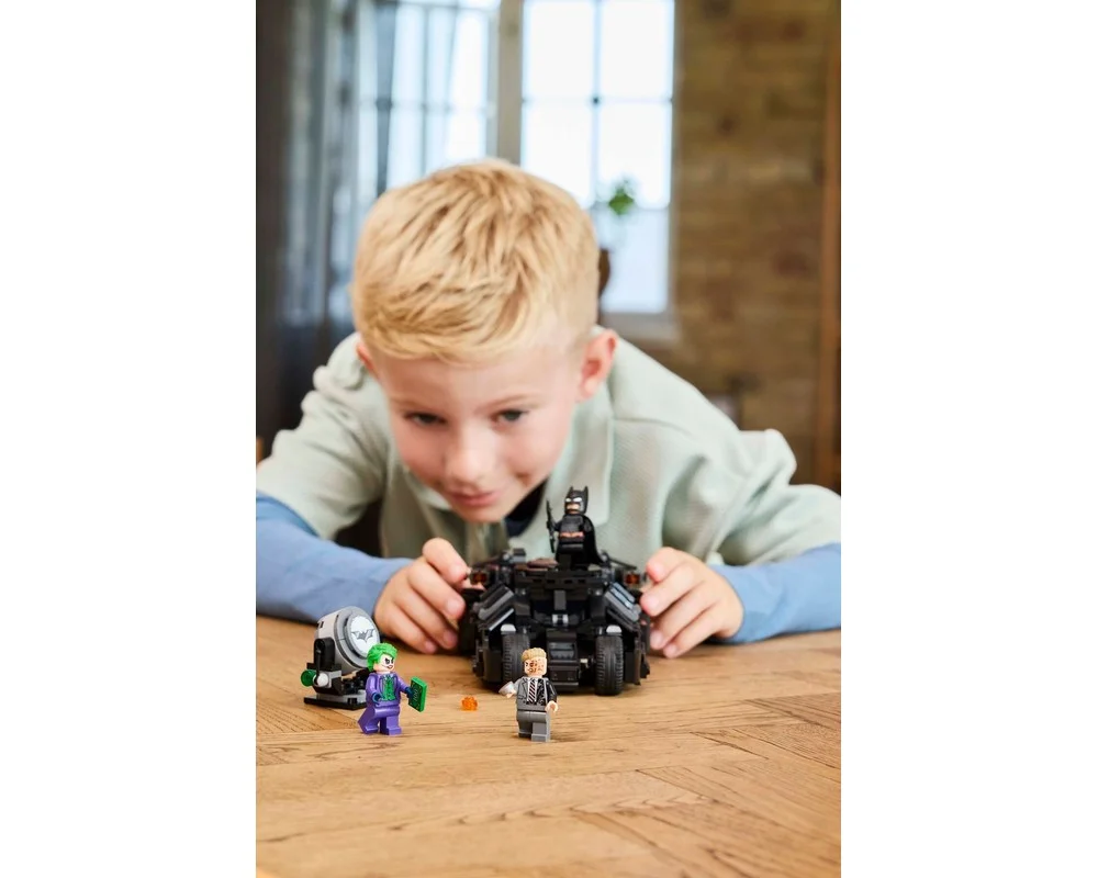 Конструктор LEGO Marvel Super Heroes 76303 429 дет. - фото 8